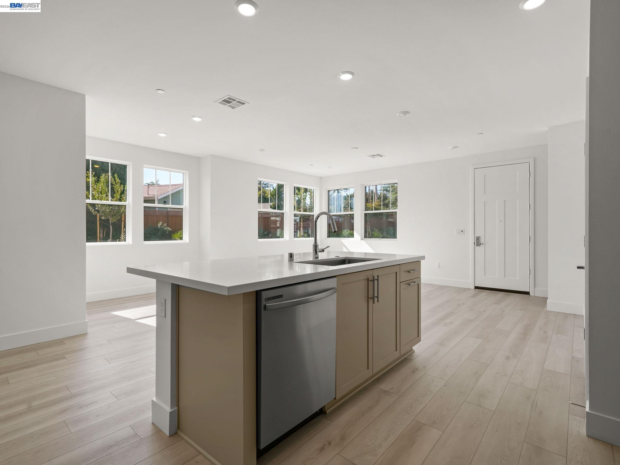 Detail Gallery Image 17 of 44 For 191 Sierra Terrace, Fremont,  CA 94536 - 4 Beds | 2/1 Baths