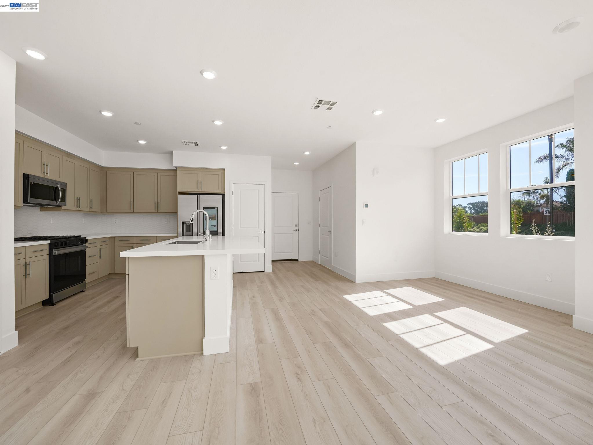 Detail Gallery Image 7 of 44 For 191 Sierra Terrace, Fremont,  CA 94536 - 4 Beds | 2/1 Baths