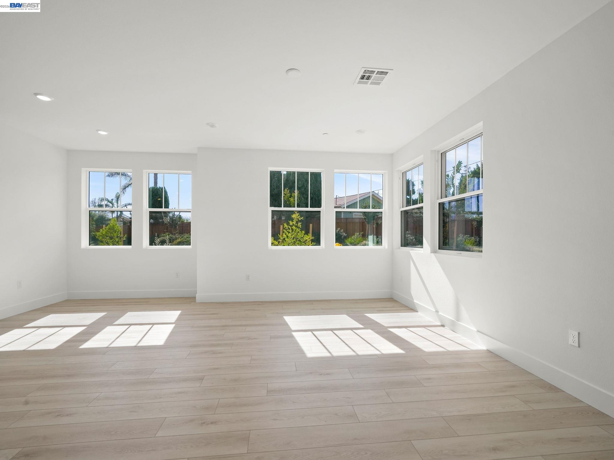 Detail Gallery Image 10 of 44 For 191 Sierra Terrace, Fremont,  CA 94536 - 4 Beds | 2/1 Baths