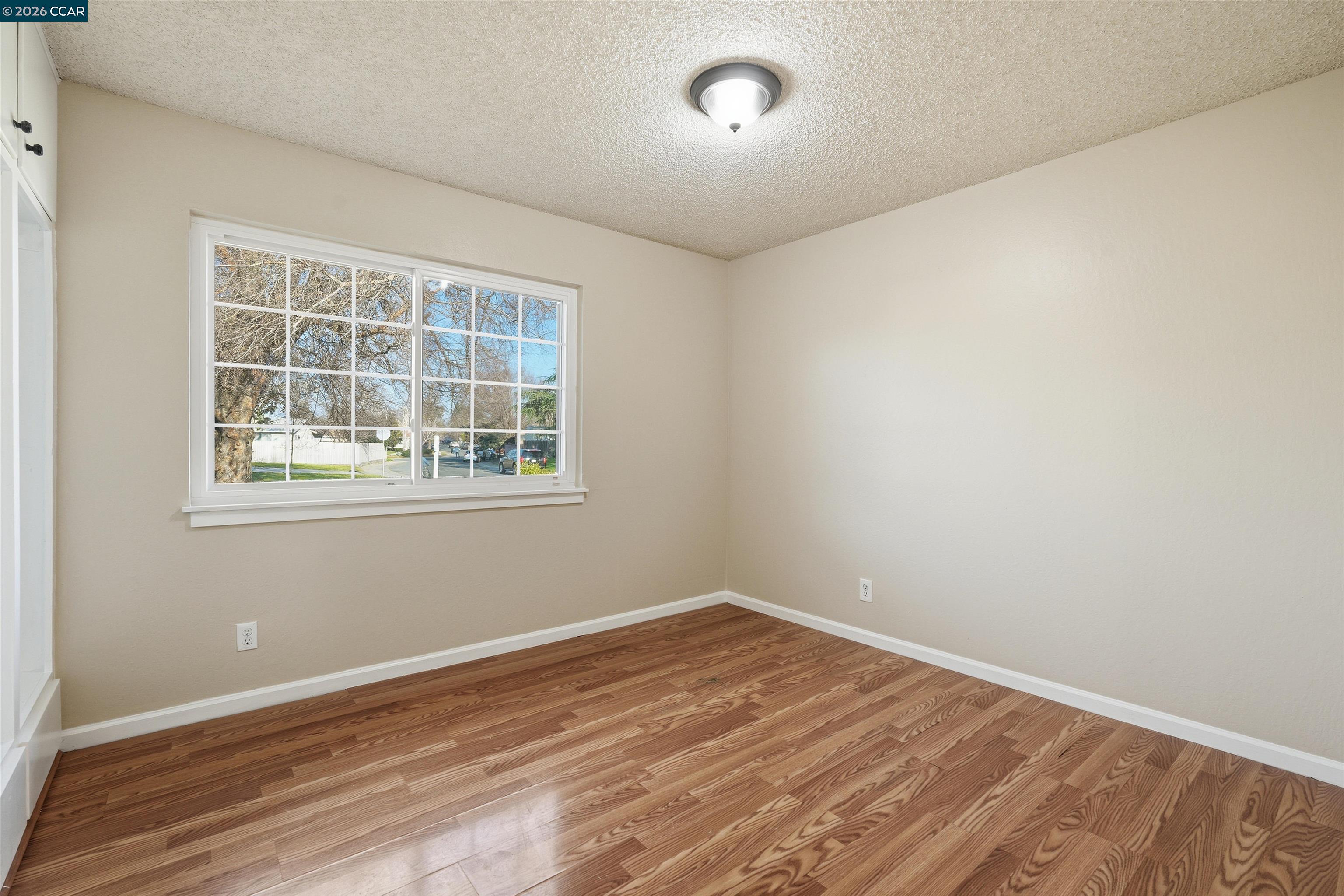 Detail Gallery Image 14 of 17 For 4690 Brookfield Dr, Sacramento,  CA 95823 - 4 Beds | 2 Baths
