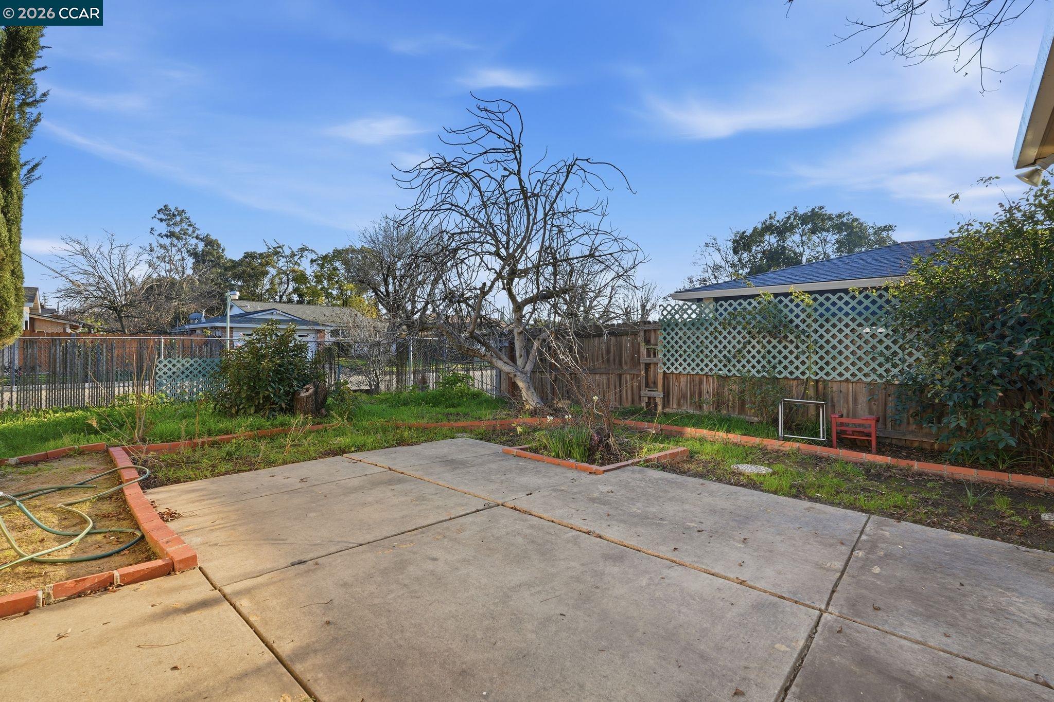 Detail Gallery Image 16 of 17 For 4690 Brookfield Dr, Sacramento,  CA 95823 - 4 Beds | 2 Baths