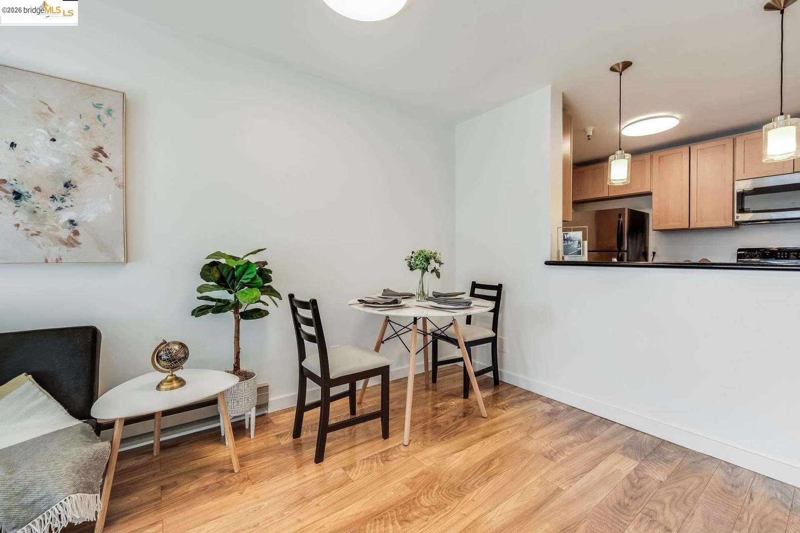 Photo #8: 41127070 Listing: Photo #8