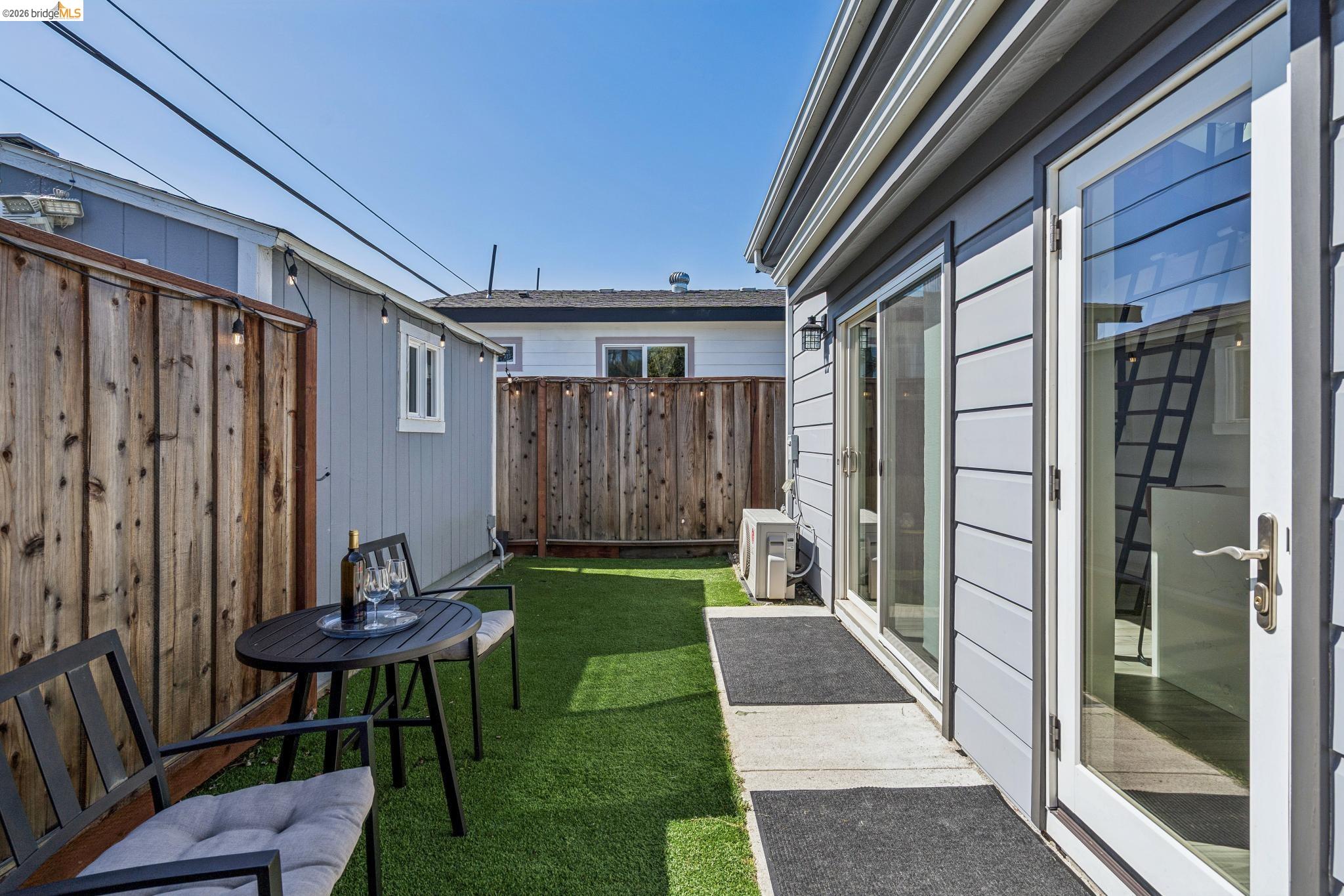 Detail Gallery Image 32 of 48 For 1550 Havenscourt Blvd, Oakland,  CA 94621 - 3 Beds | 3 Baths