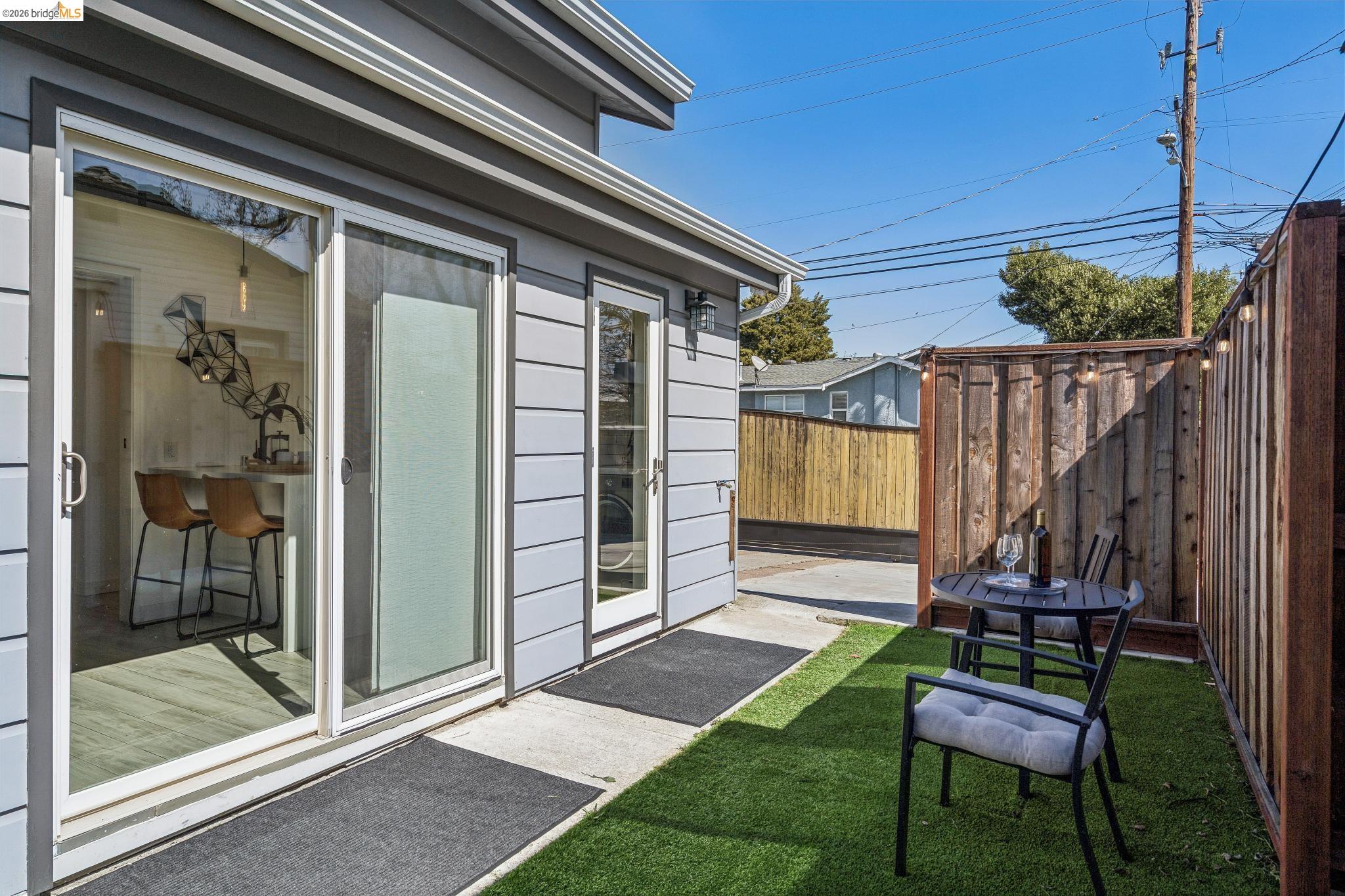 Detail Gallery Image 33 of 48 For 1550 Havenscourt Blvd, Oakland,  CA 94621 - 3 Beds | 3 Baths