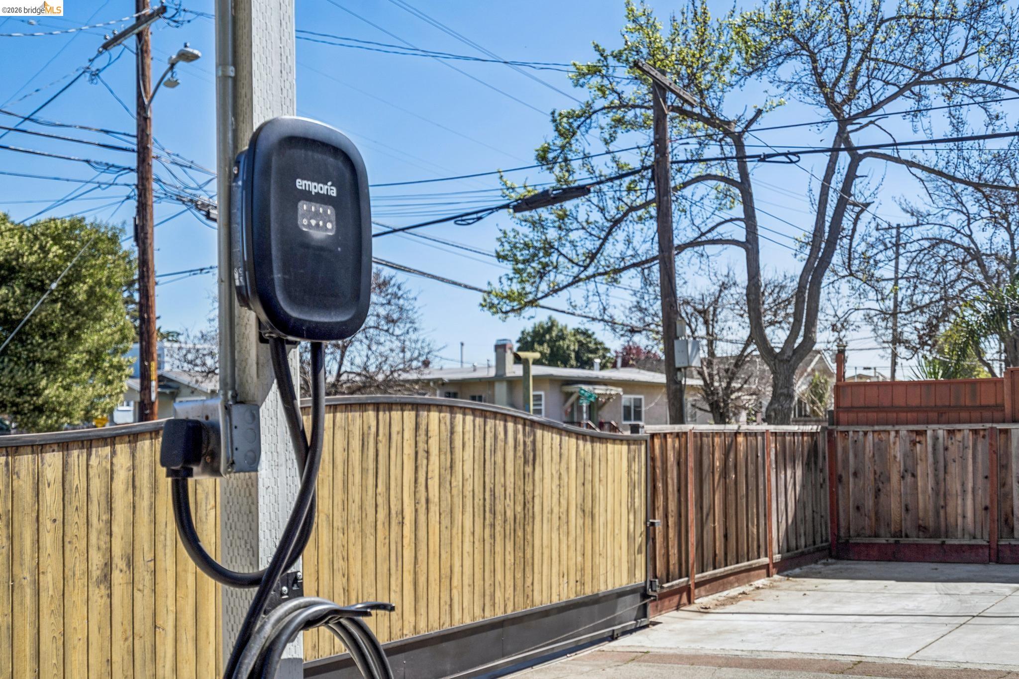 Detail Gallery Image 44 of 48 For 1550 Havenscourt Blvd, Oakland,  CA 94621 - 3 Beds | 3 Baths