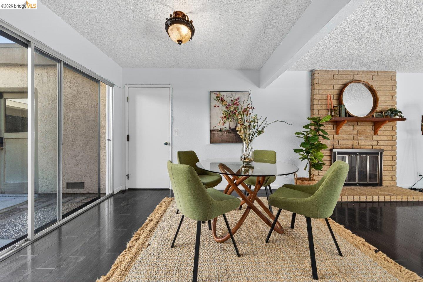 Detail Gallery Image 14 of 58 For 1368 Ridgecrest Rd, Pinole,  CA 94564 - 2 Beds | 2/1 Baths