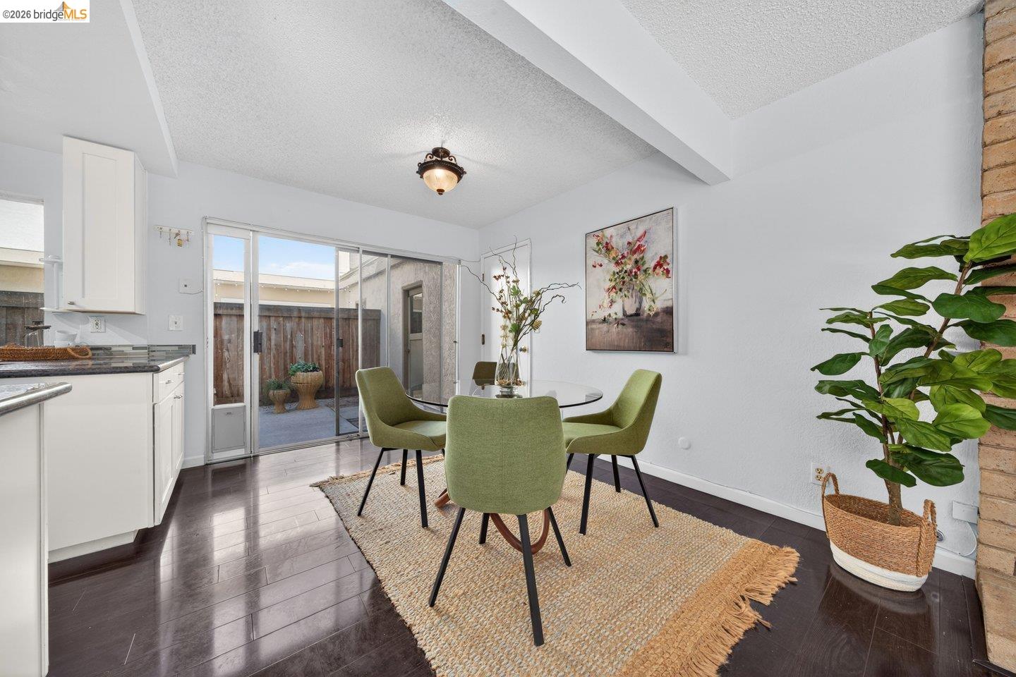 Detail Gallery Image 15 of 58 For 1368 Ridgecrest Rd, Pinole,  CA 94564 - 2 Beds | 2/1 Baths