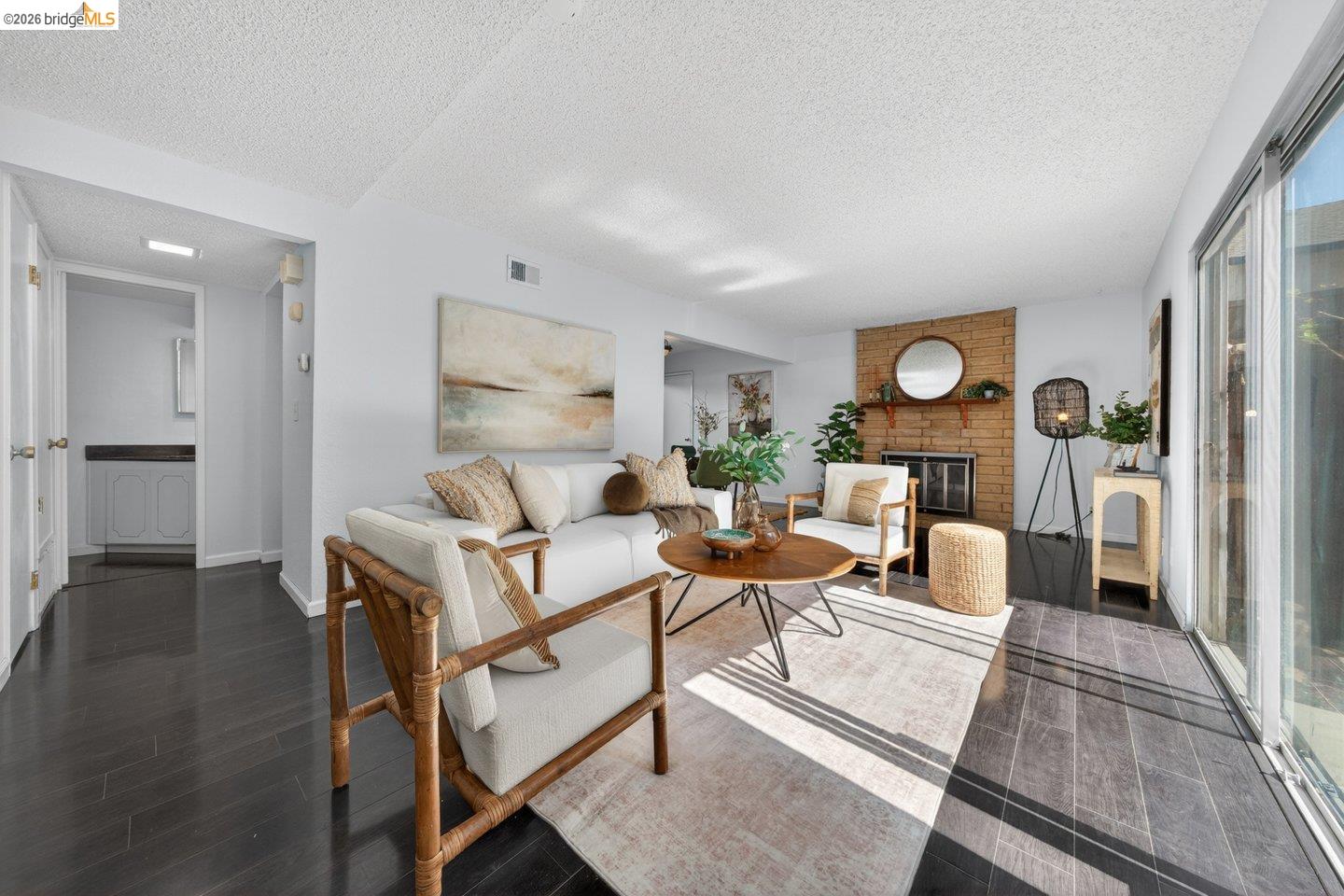 Detail Gallery Image 3 of 58 For 1368 Ridgecrest Rd, Pinole,  CA 94564 - 2 Beds | 2/1 Baths