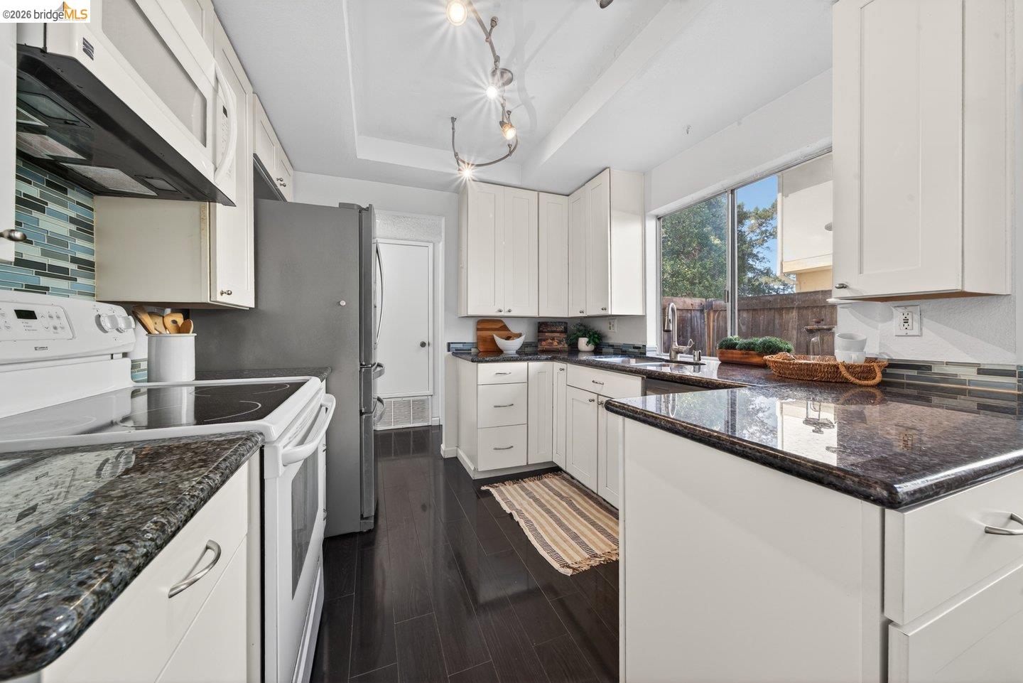 Detail Gallery Image 26 of 58 For 1368 Ridgecrest Rd, Pinole,  CA 94564 - 2 Beds | 2/1 Baths