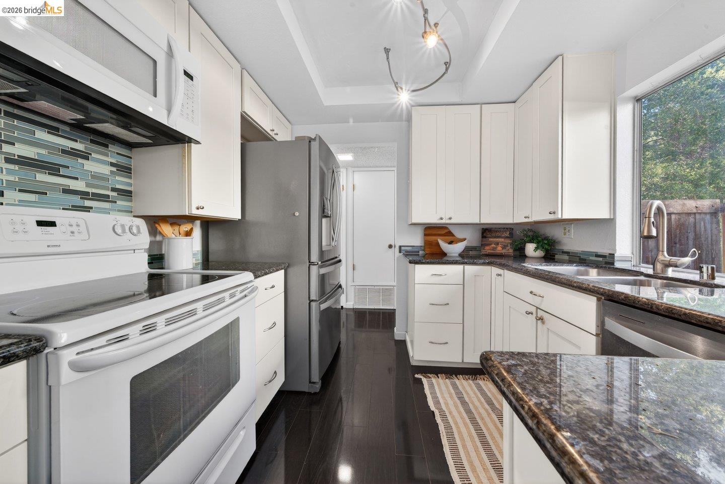 Detail Gallery Image 28 of 58 For 1368 Ridgecrest Rd, Pinole,  CA 94564 - 2 Beds | 2/1 Baths