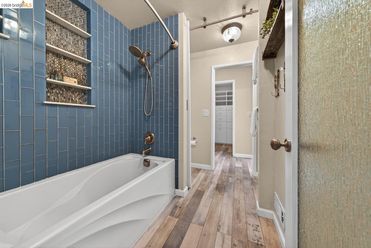 Detail Gallery Image 35 of 58 For 1368 Ridgecrest Rd, Pinole,  CA 94564 - 2 Beds | 2/1 Baths