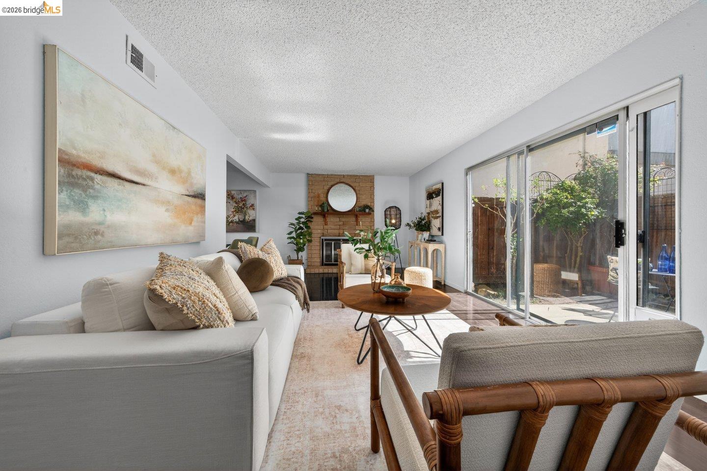 Detail Gallery Image 5 of 58 For 1368 Ridgecrest Rd, Pinole,  CA 94564 - 2 Beds | 2/1 Baths