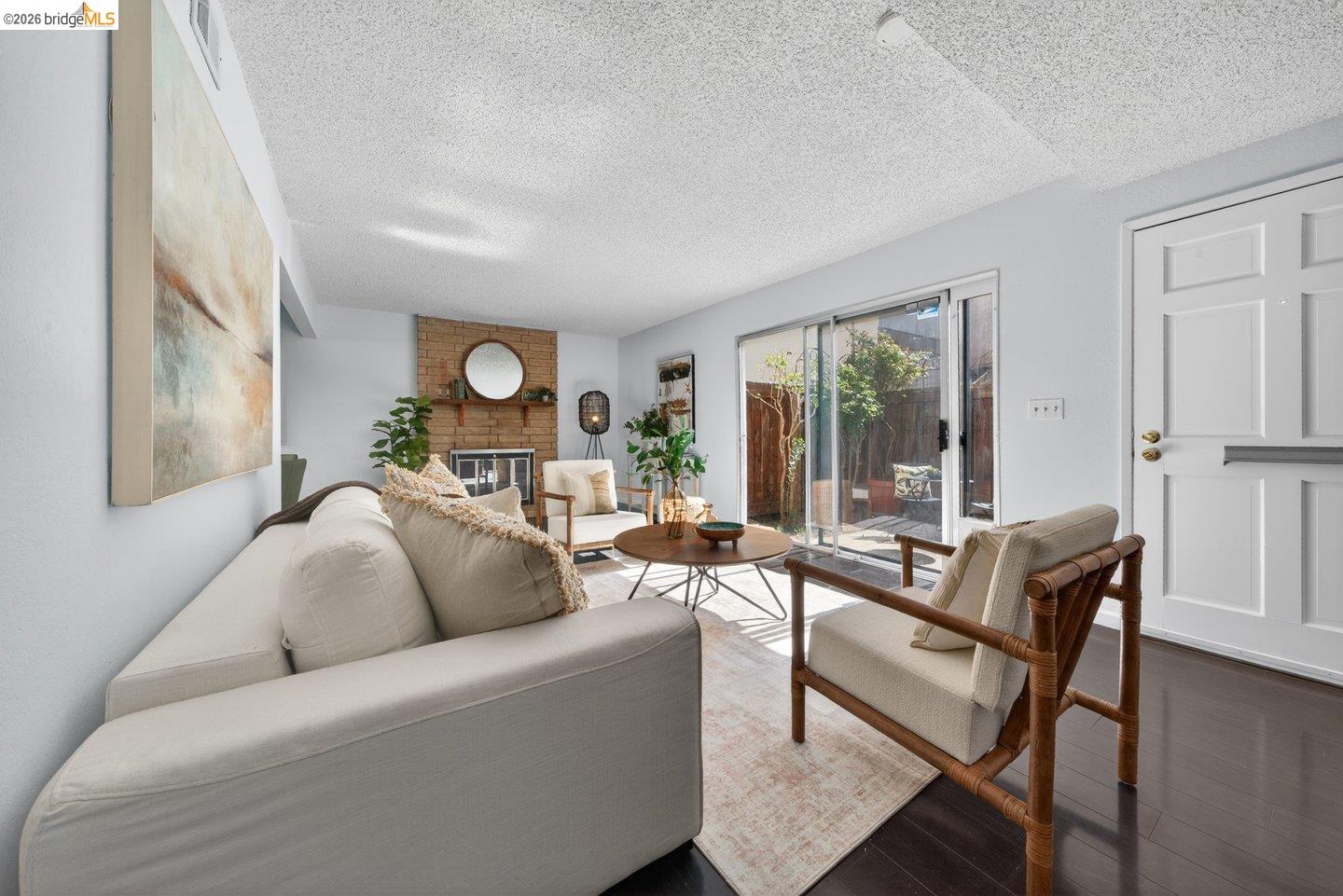 Detail Gallery Image 6 of 58 For 1368 Ridgecrest Rd, Pinole,  CA 94564 - 2 Beds | 2/1 Baths