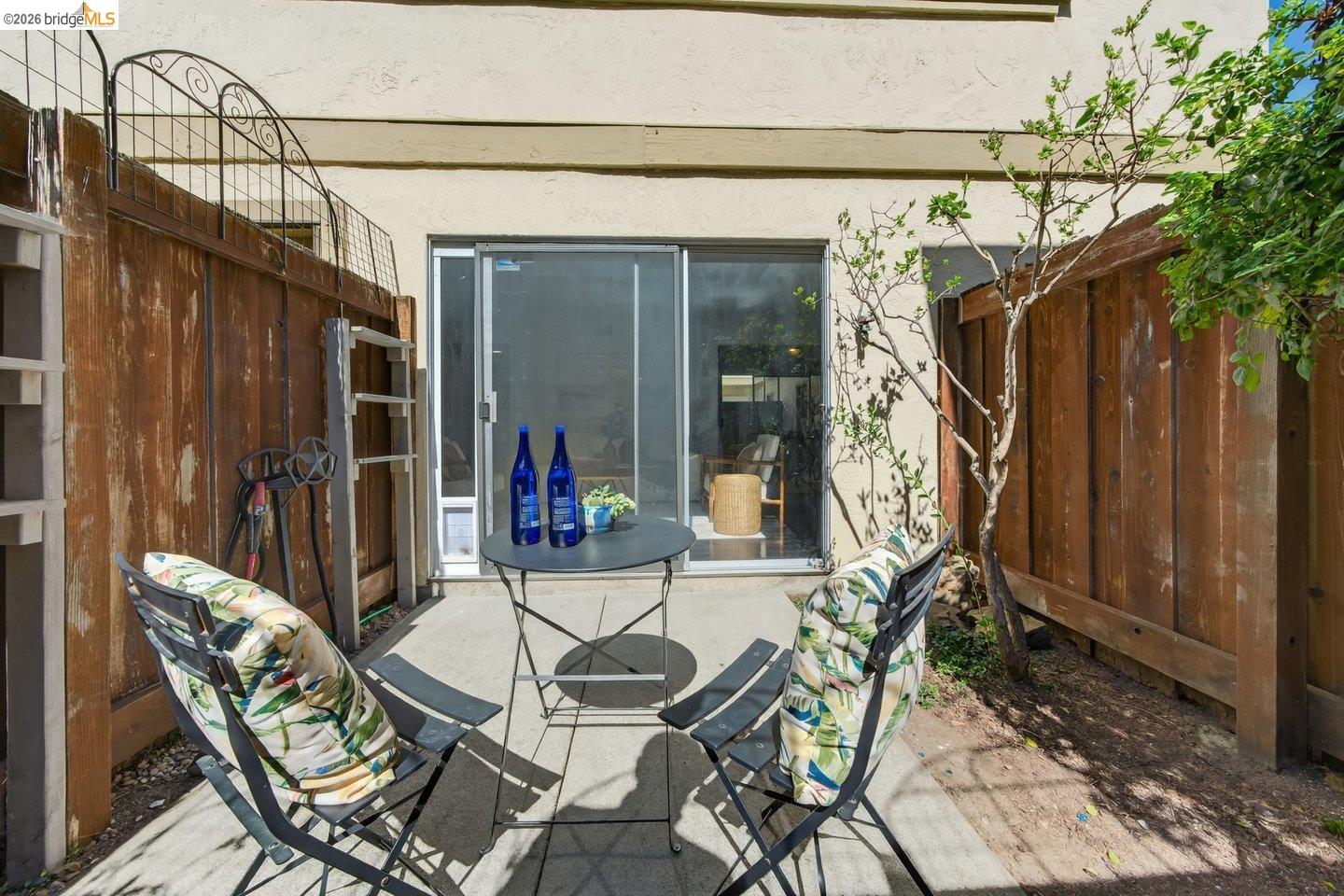 Detail Gallery Image 10 of 58 For 1368 Ridgecrest Rd, Pinole,  CA 94564 - 2 Beds | 2/1 Baths
