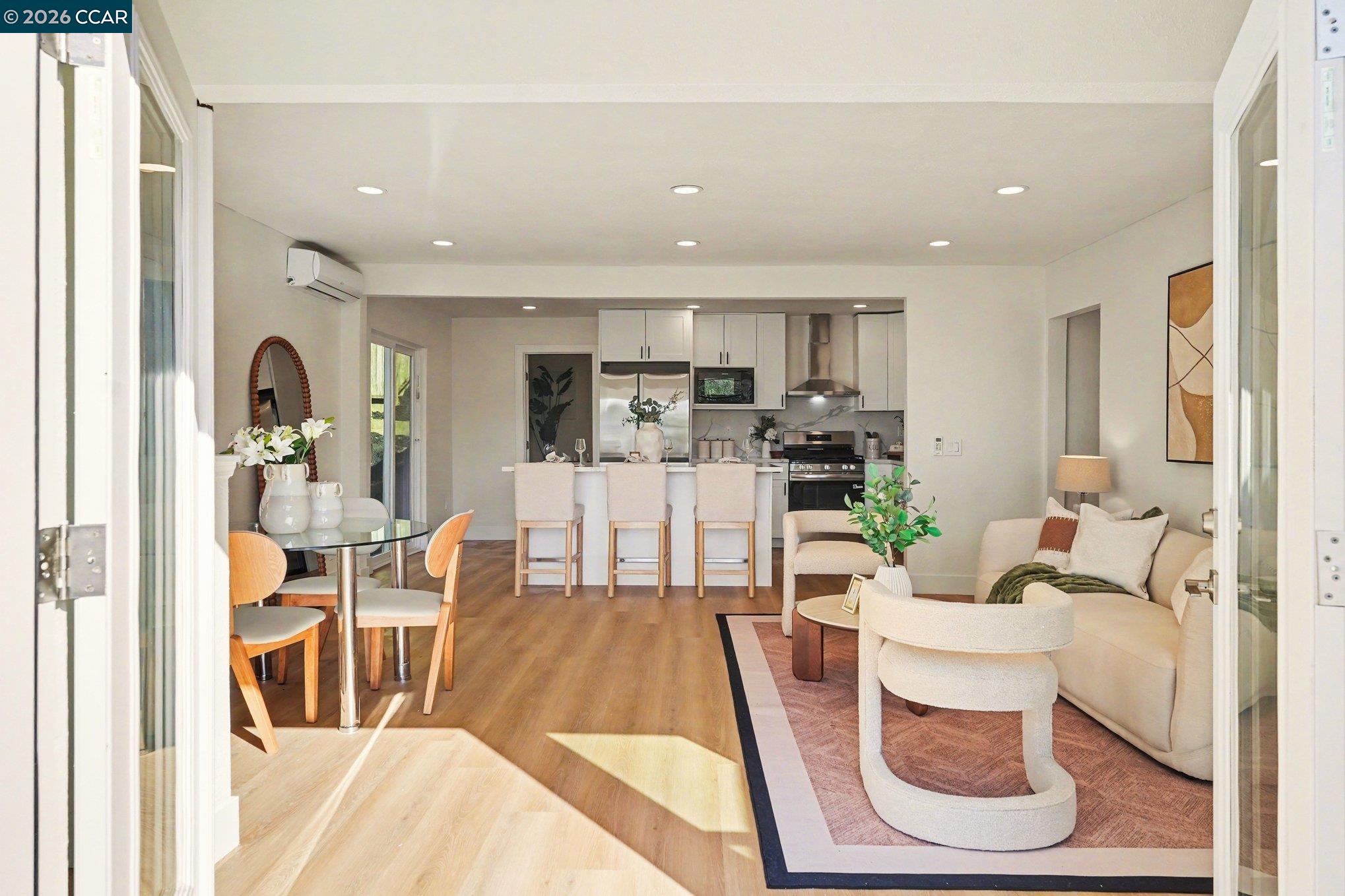 Detail Gallery Image 7 of 38 For 6101 N Arlington Blvd, San Pablo,  CA 94806 - 4 Beds | 2/1 Baths