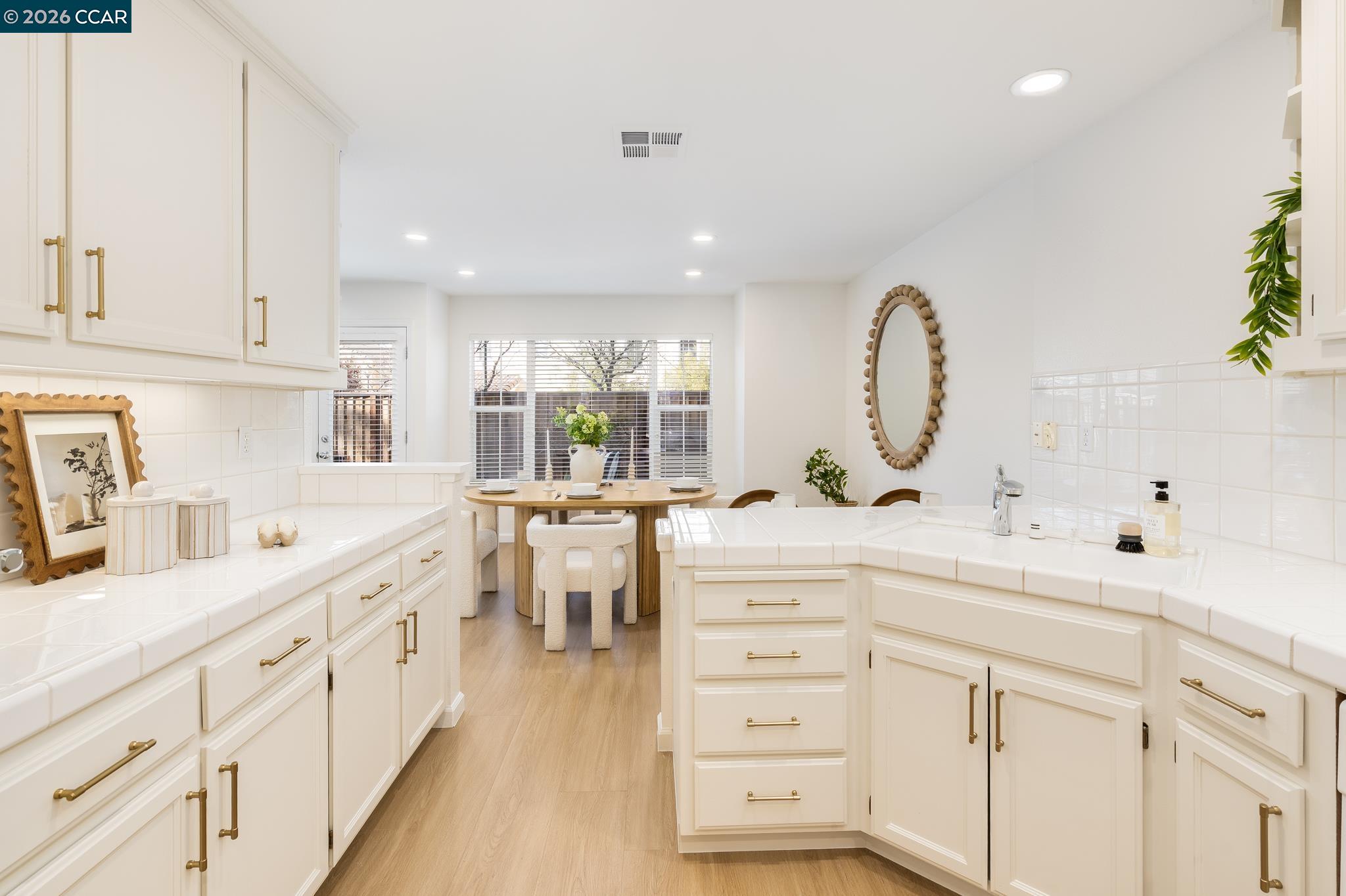 Photo #11: 41127078 Listing: Photo #11