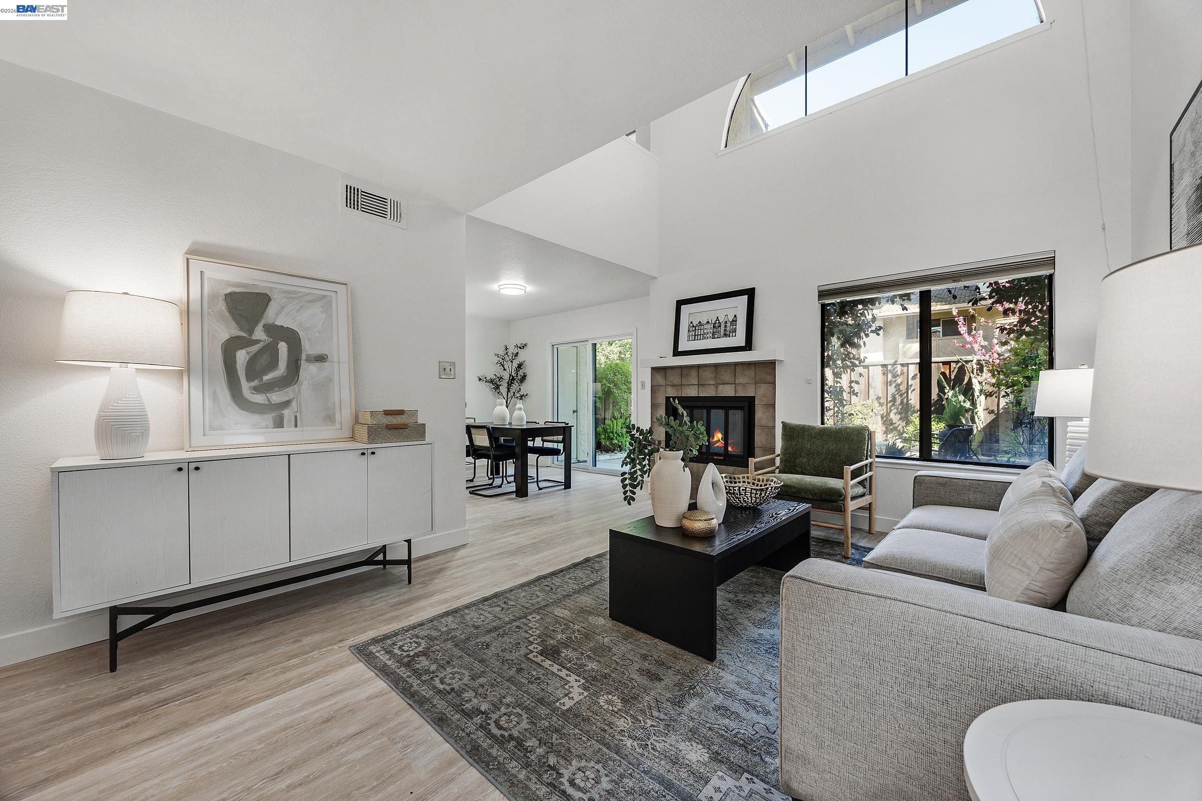 Photo #2: 41127079 Listing: Photo #2