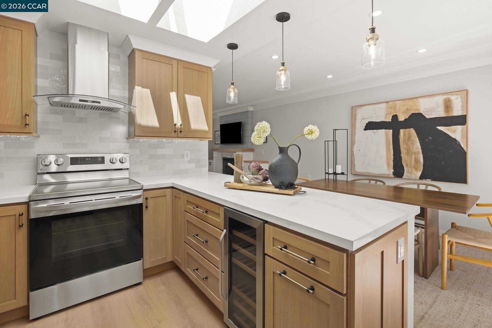 Detail Gallery Image 4 of 51 For 1152 Fairlawn Ct #3,  Walnut Creek,  CA 94595 - 2 Beds | 2 Baths