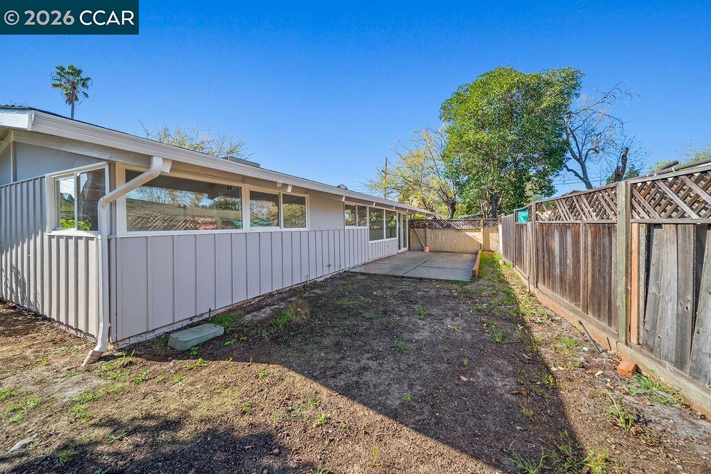 Detail Gallery Image 22 of 29 For 1737 Ravenwood Dr, Concord,  CA 94520 - 3 Beds | 2 Baths