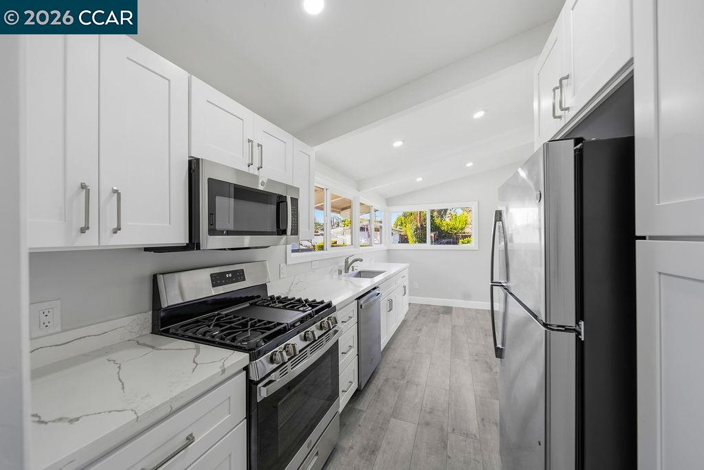 Detail Gallery Image 6 of 29 For 1737 Ravenwood Dr, Concord,  CA 94520 - 3 Beds | 2 Baths