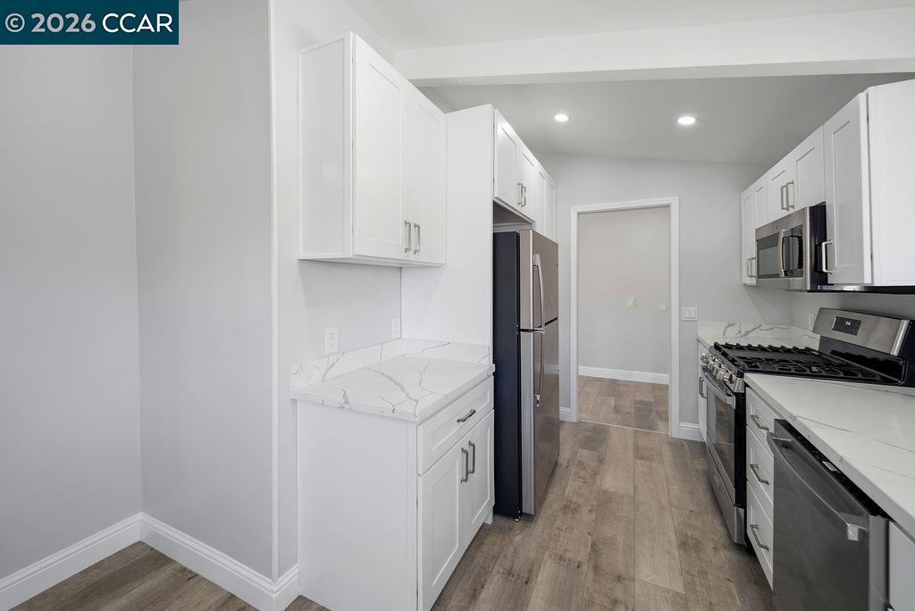 Detail Gallery Image 8 of 29 For 1737 Ravenwood Dr, Concord,  CA 94520 - 3 Beds | 2 Baths