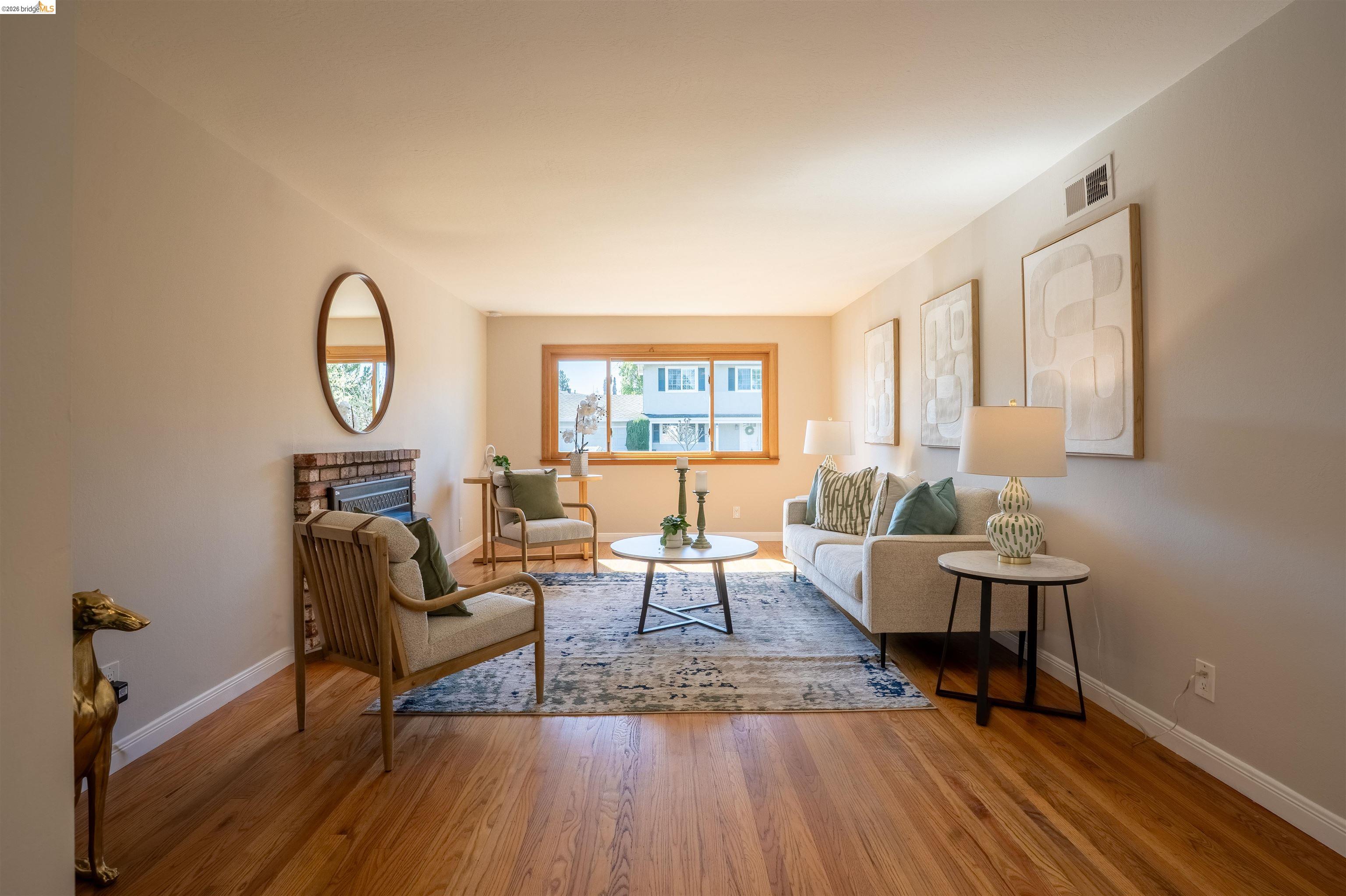 Detail Gallery Image 3 of 32 For 410 Fensalir Ave, Pleasant Hill,  CA 94523 - 3 Beds | 2 Baths