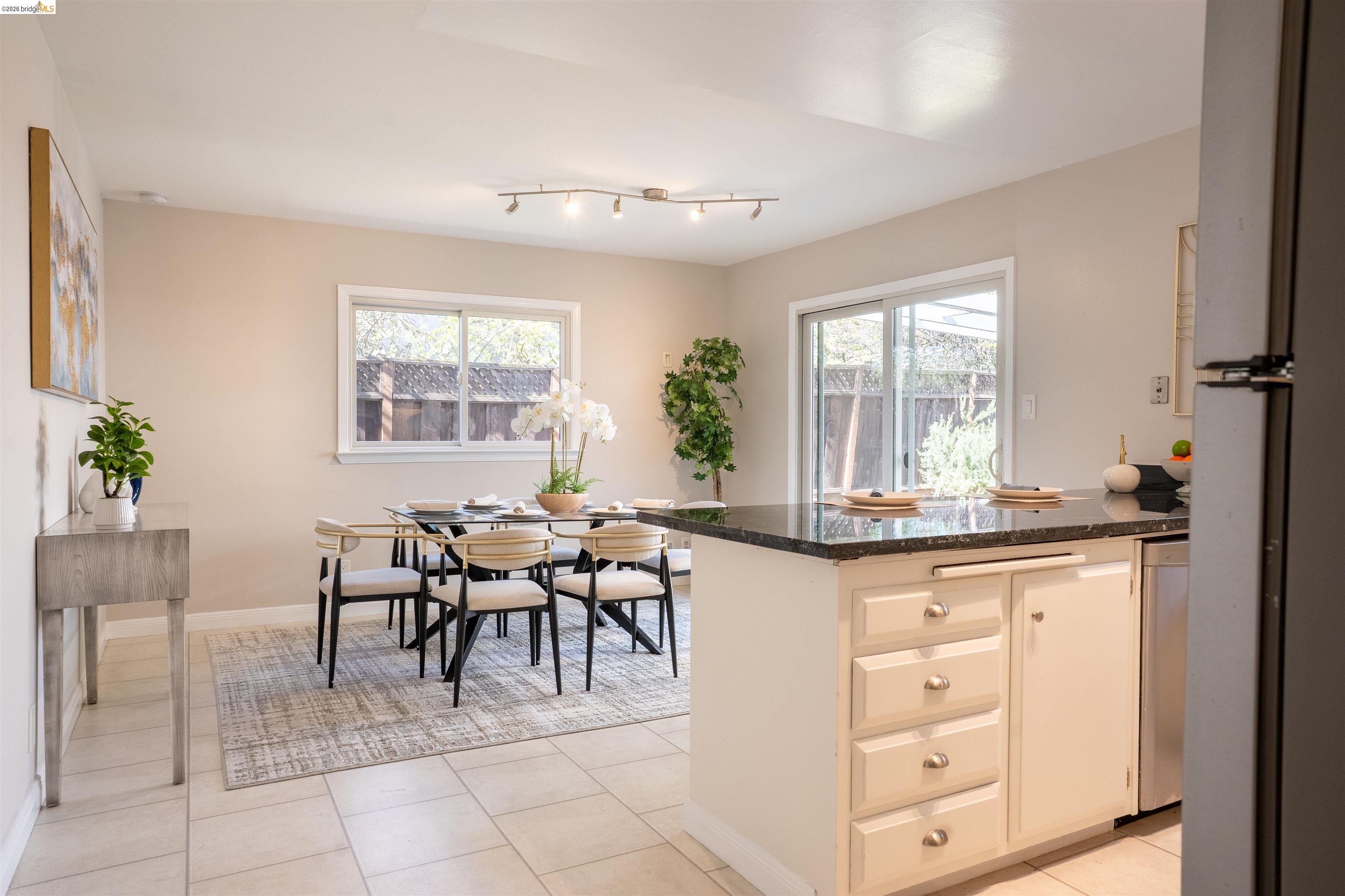 Detail Gallery Image 7 of 32 For 410 Fensalir Ave, Pleasant Hill,  CA 94523 - 3 Beds | 2 Baths