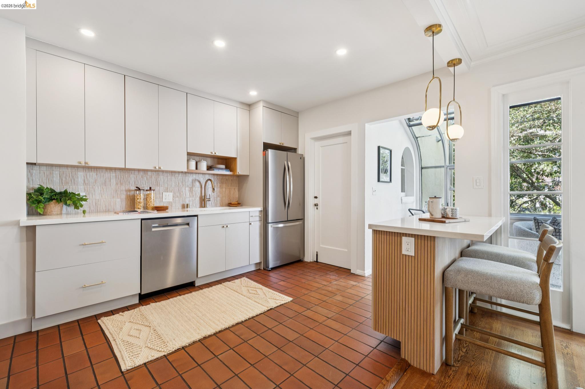 Detail Gallery Image 14 of 40 For 1412 Oxford St, Berkeley,  CA 94709 - 4 Beds | 2 Baths