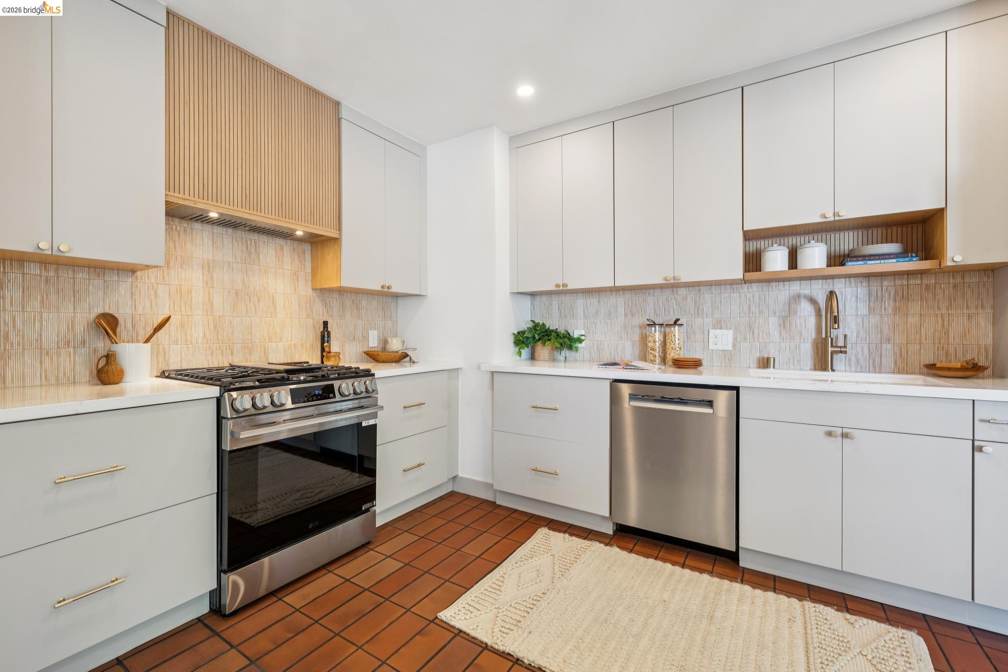 Detail Gallery Image 18 of 40 For 1412 Oxford St, Berkeley,  CA 94709 - 4 Beds | 2 Baths