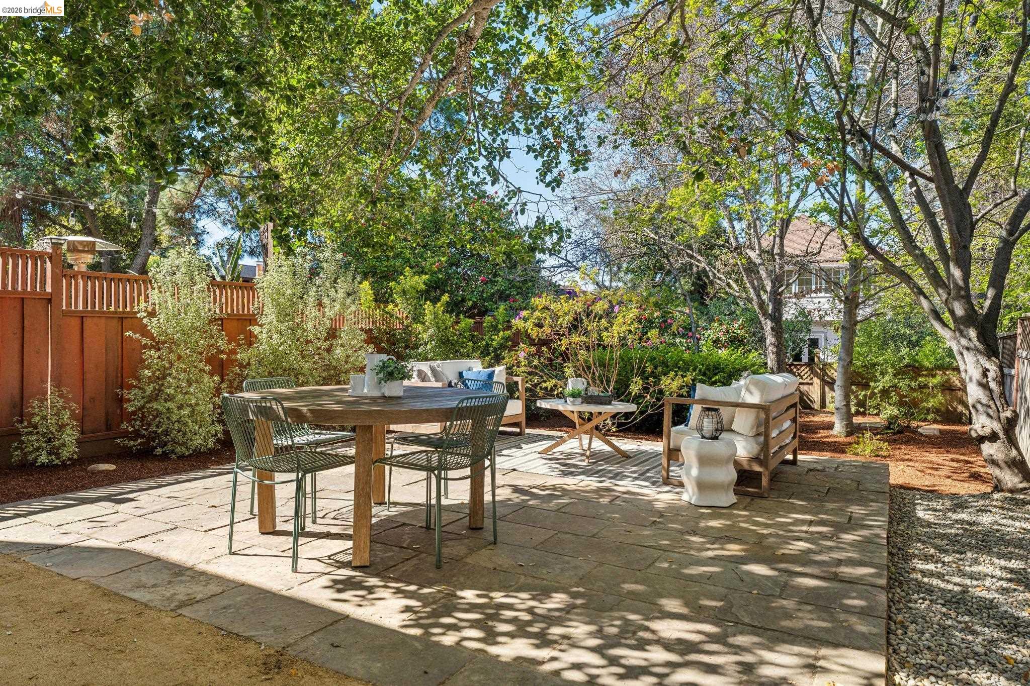 Detail Gallery Image 35 of 40 For 1412 Oxford St, Berkeley,  CA 94709 - 4 Beds | 2 Baths