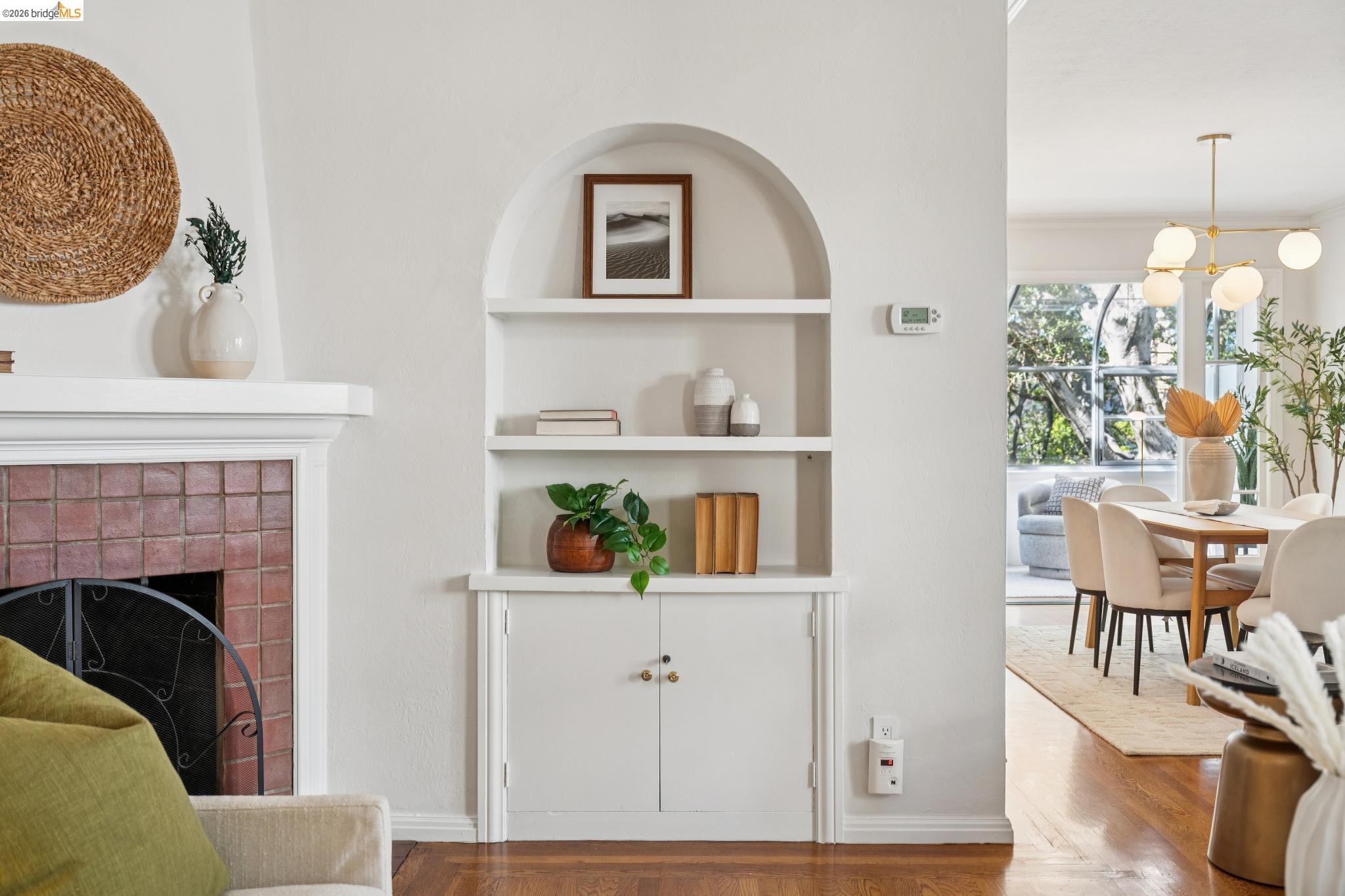 Detail Gallery Image 8 of 40 For 1412 Oxford St, Berkeley,  CA 94709 - 4 Beds | 2 Baths