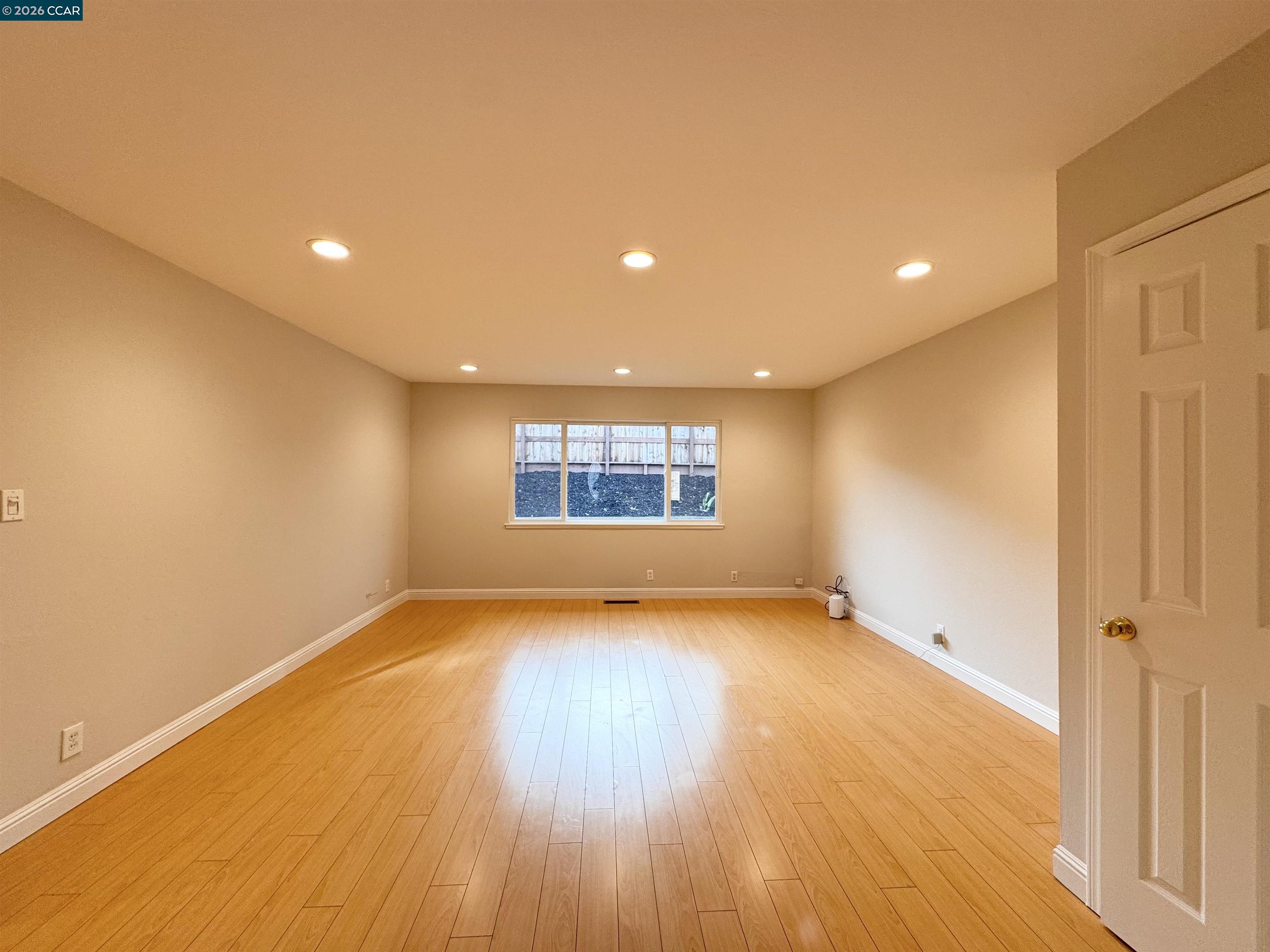 Detail Gallery Image 11 of 21 For 2307 Panoramic Dr, Concord,  CA 94520-1318 - 3 Beds | 2 Baths