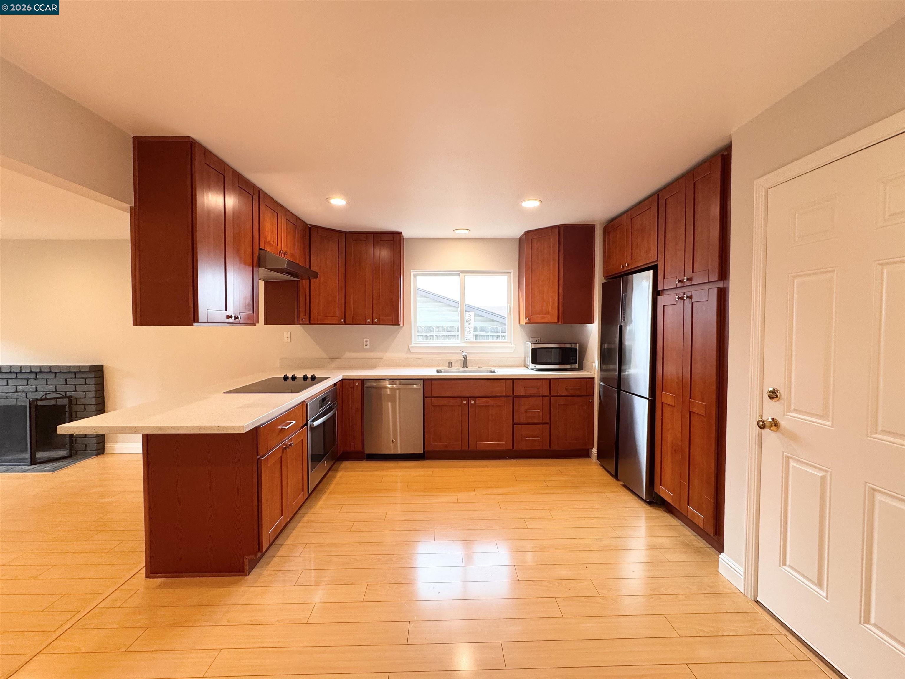 Detail Gallery Image 13 of 21 For 2307 Panoramic Dr, Concord,  CA 94520-1318 - 3 Beds | 2 Baths