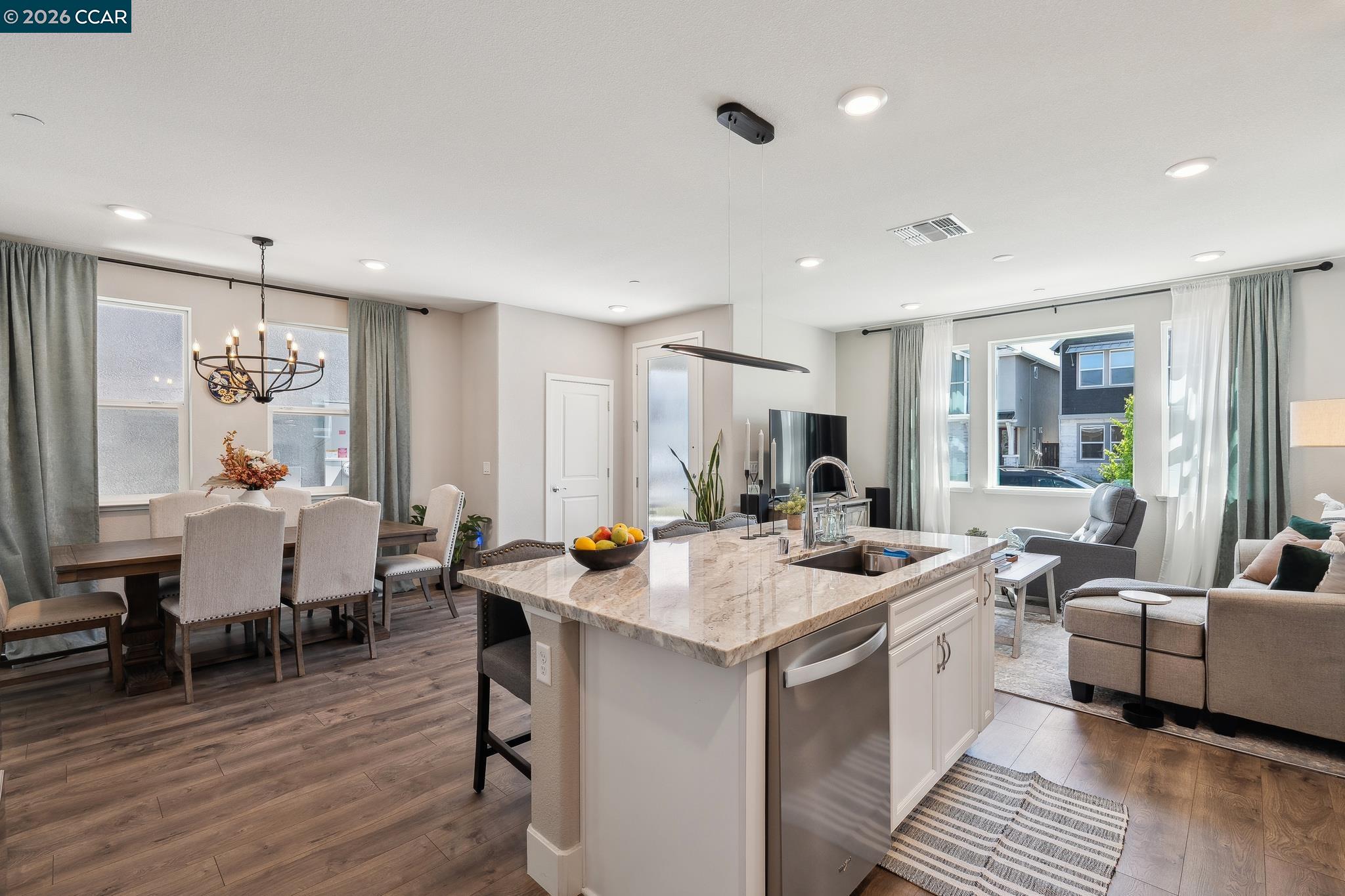 Detail Gallery Image 17 of 35 For 2940 Wheat Grass Street, Sacramento,  CA 95833 - 3 Beds | 3 Baths