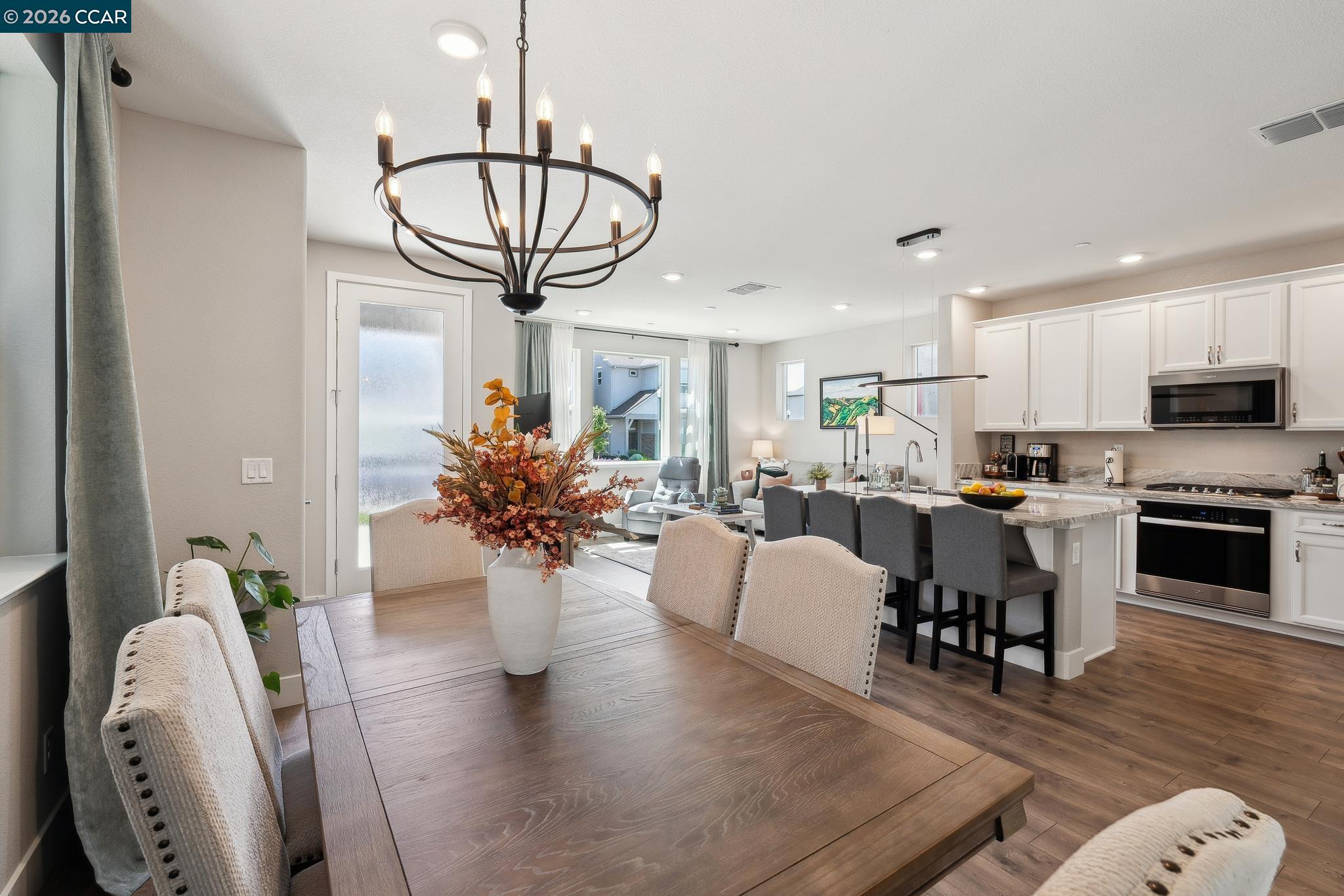 Detail Gallery Image 18 of 35 For 2940 Wheat Grass Street, Sacramento,  CA 95833 - 3 Beds | 3 Baths