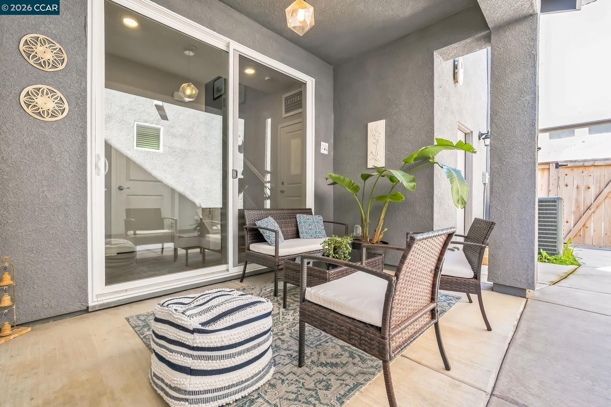 Detail Gallery Image 6 of 35 For 2940 Wheat Grass Street, Sacramento,  CA 95833 - 3 Beds | 3 Baths