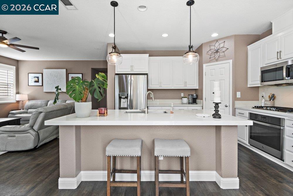 Detail Gallery Image 12 of 40 For 22 Matisse Ct, Oakley,  CA 94561 - 5 Beds | 3 Baths