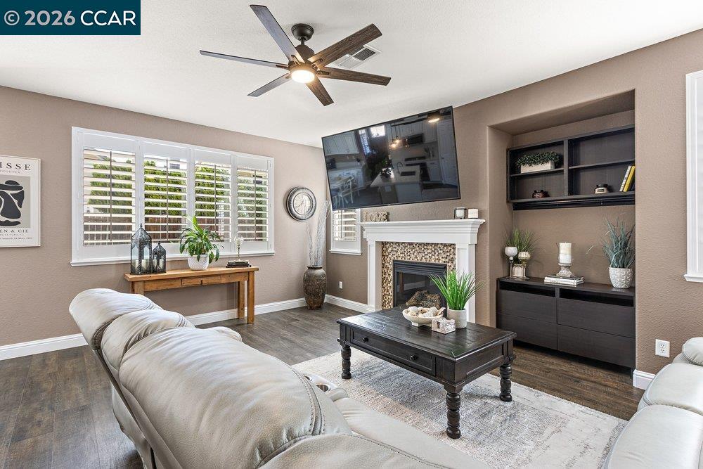 Detail Gallery Image 15 of 40 For 22 Matisse Ct, Oakley,  CA 94561 - 5 Beds | 3 Baths