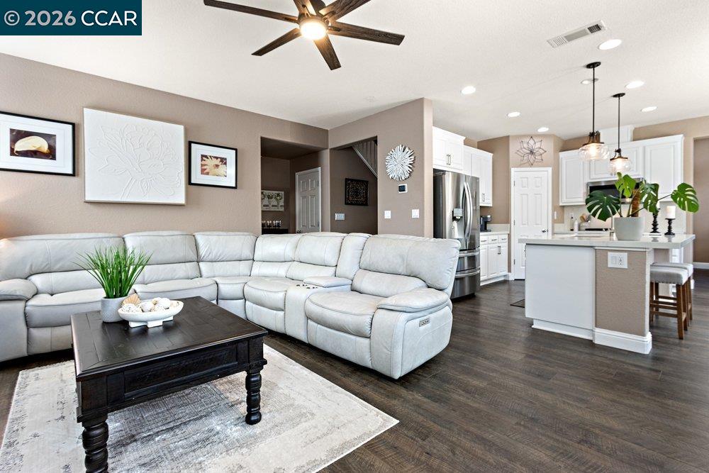 Detail Gallery Image 16 of 40 For 22 Matisse Ct, Oakley,  CA 94561 - 5 Beds | 3 Baths