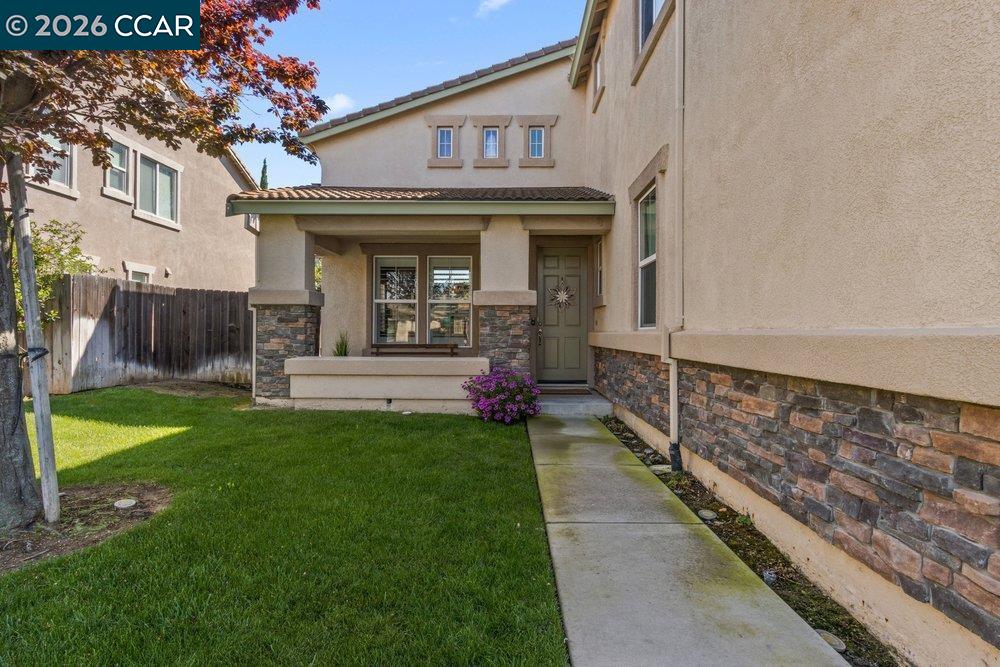 Detail Gallery Image 5 of 40 For 22 Matisse Ct, Oakley,  CA 94561 - 5 Beds | 3 Baths