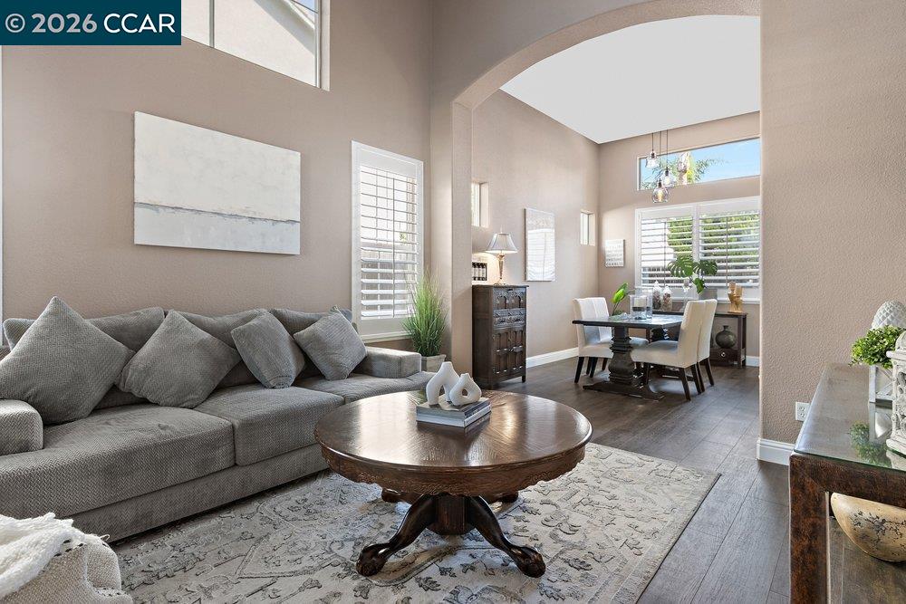 Detail Gallery Image 8 of 40 For 22 Matisse Ct, Oakley,  CA 94561 - 5 Beds | 3 Baths