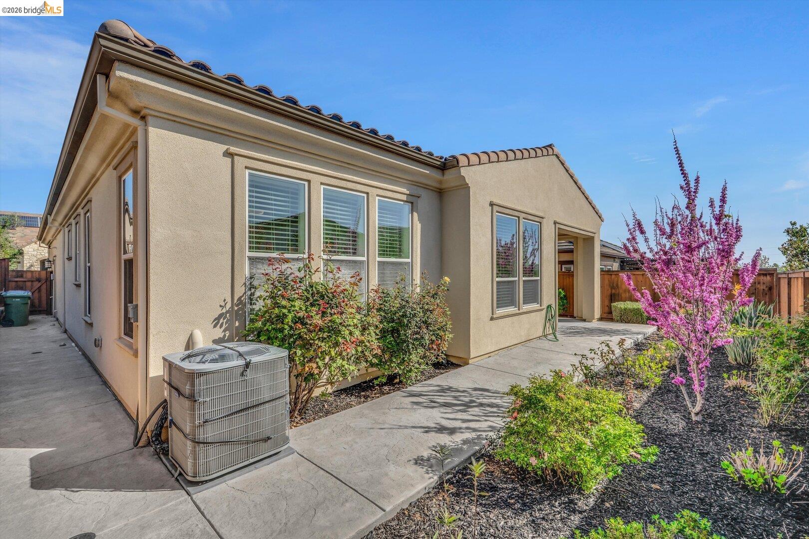 Detail Gallery Image 33 of 39 For 2002 Tempranillo Ln, Brentwood,  CA 94513 - 2 Beds | 2 Baths