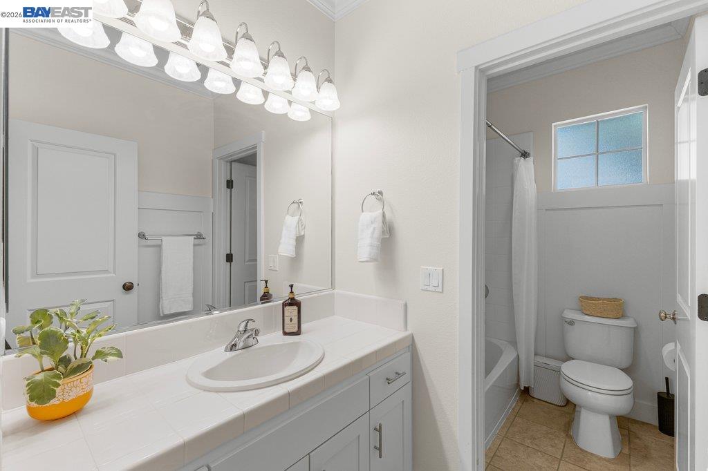 Detail Gallery Image 36 of 46 For 2410 Robinson Cir, Livermore,  CA 94550 - 4 Beds | 3 Baths