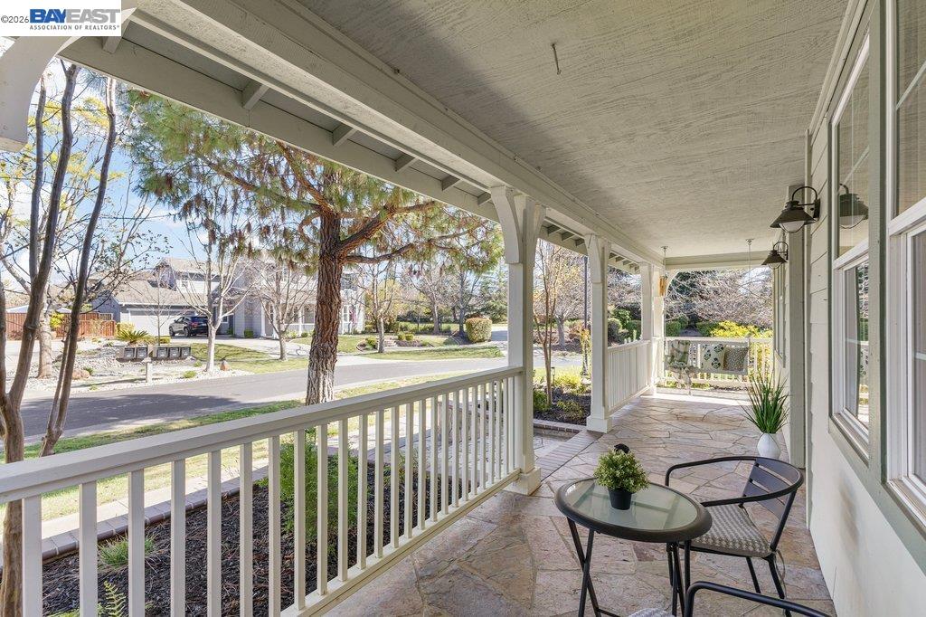 Detail Gallery Image 5 of 46 For 2410 Robinson Cir, Livermore,  CA 94550 - 4 Beds | 3 Baths