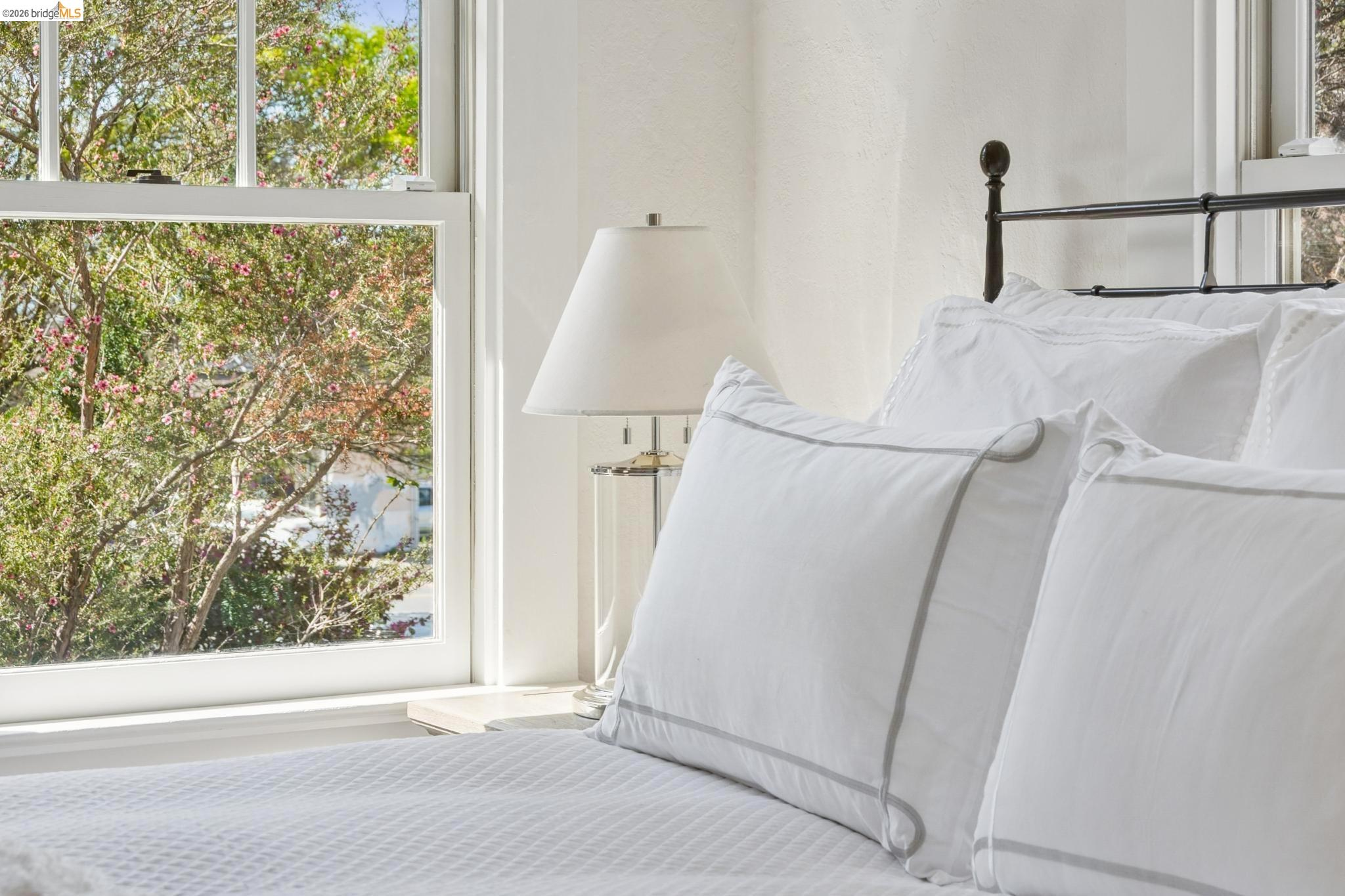 Detail Gallery Image 31 of 47 For 1808 Cedar St, Berkeley,  CA 94703 - 2 Beds | 1 Baths