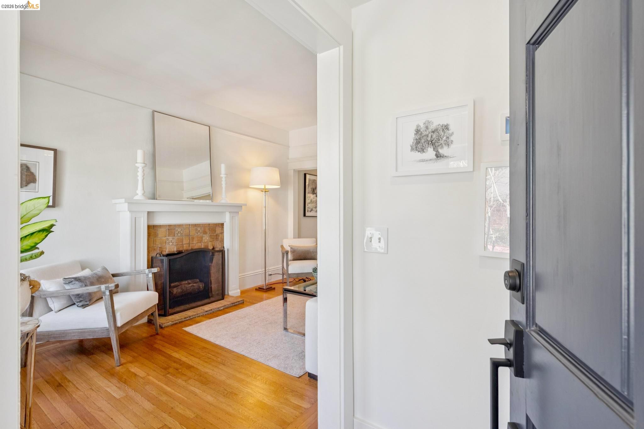 Detail Gallery Image 6 of 47 For 1808 Cedar St, Berkeley,  CA 94703 - 2 Beds | 1 Baths