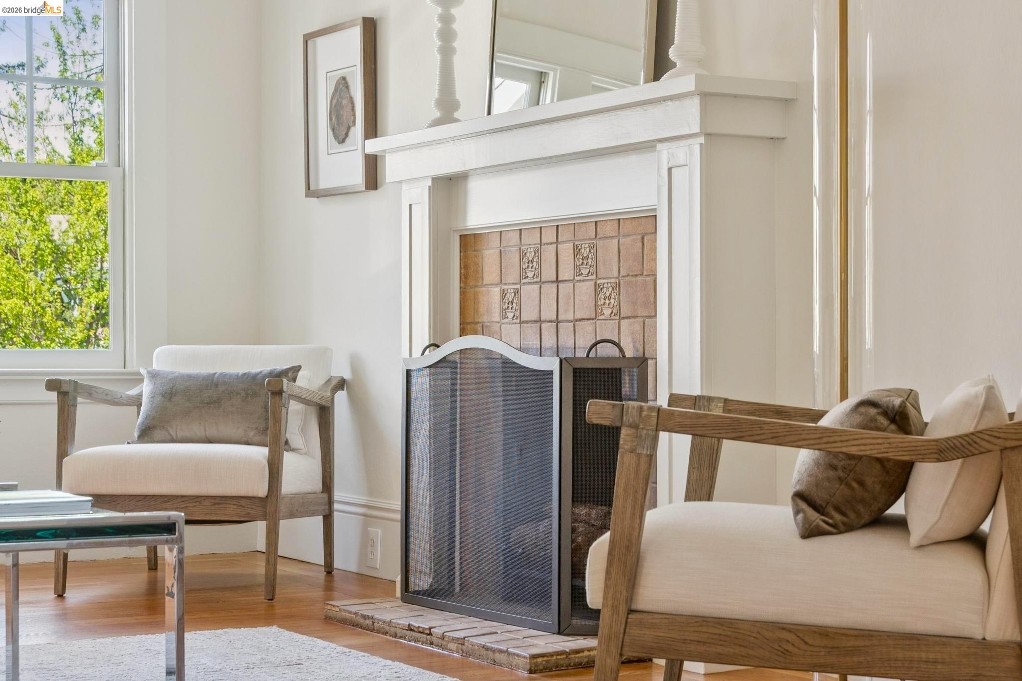 Detail Gallery Image 9 of 47 For 1808 Cedar St, Berkeley,  CA 94703 - 2 Beds | 1 Baths