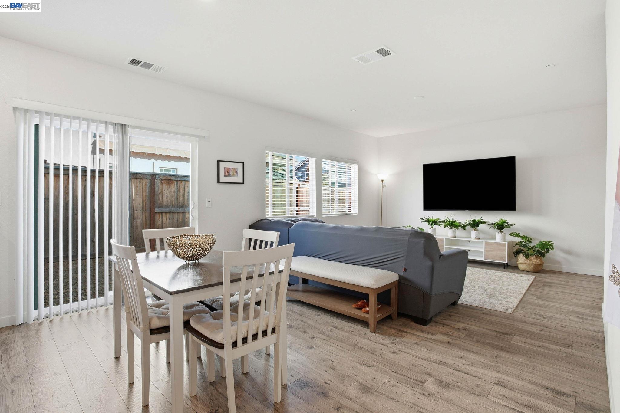 Detail Gallery Image 11 of 46 For 1385 Matlack St, Lincoln,  CA 95648 - 4 Beds | 2/1 Baths