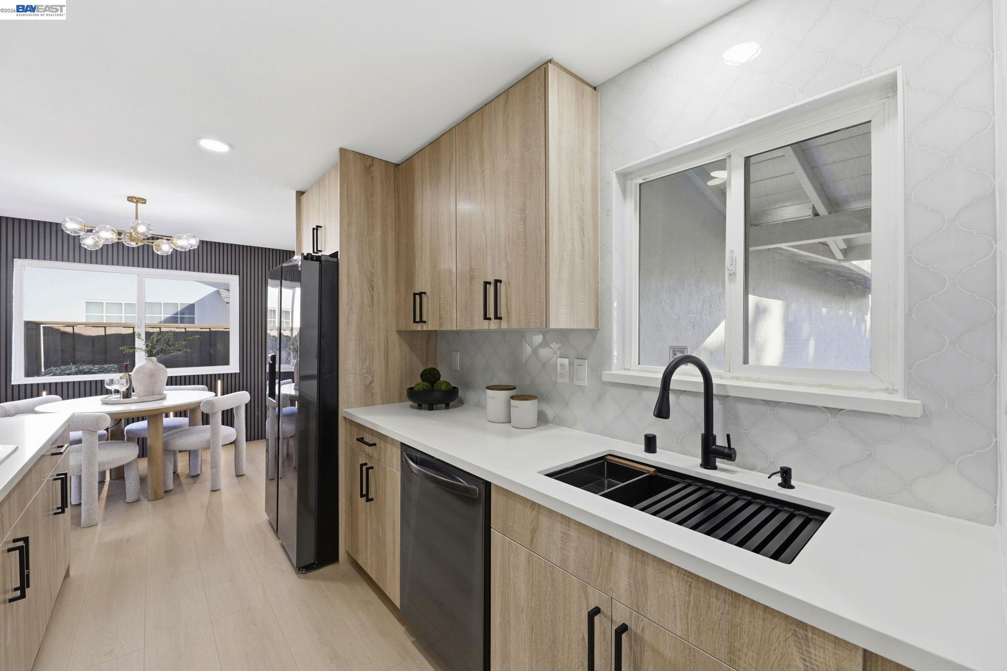 Detail Gallery Image 12 of 33 For 35926 Newark Blvd, Newark,  CA 94560 - 3 Beds | 2 Baths