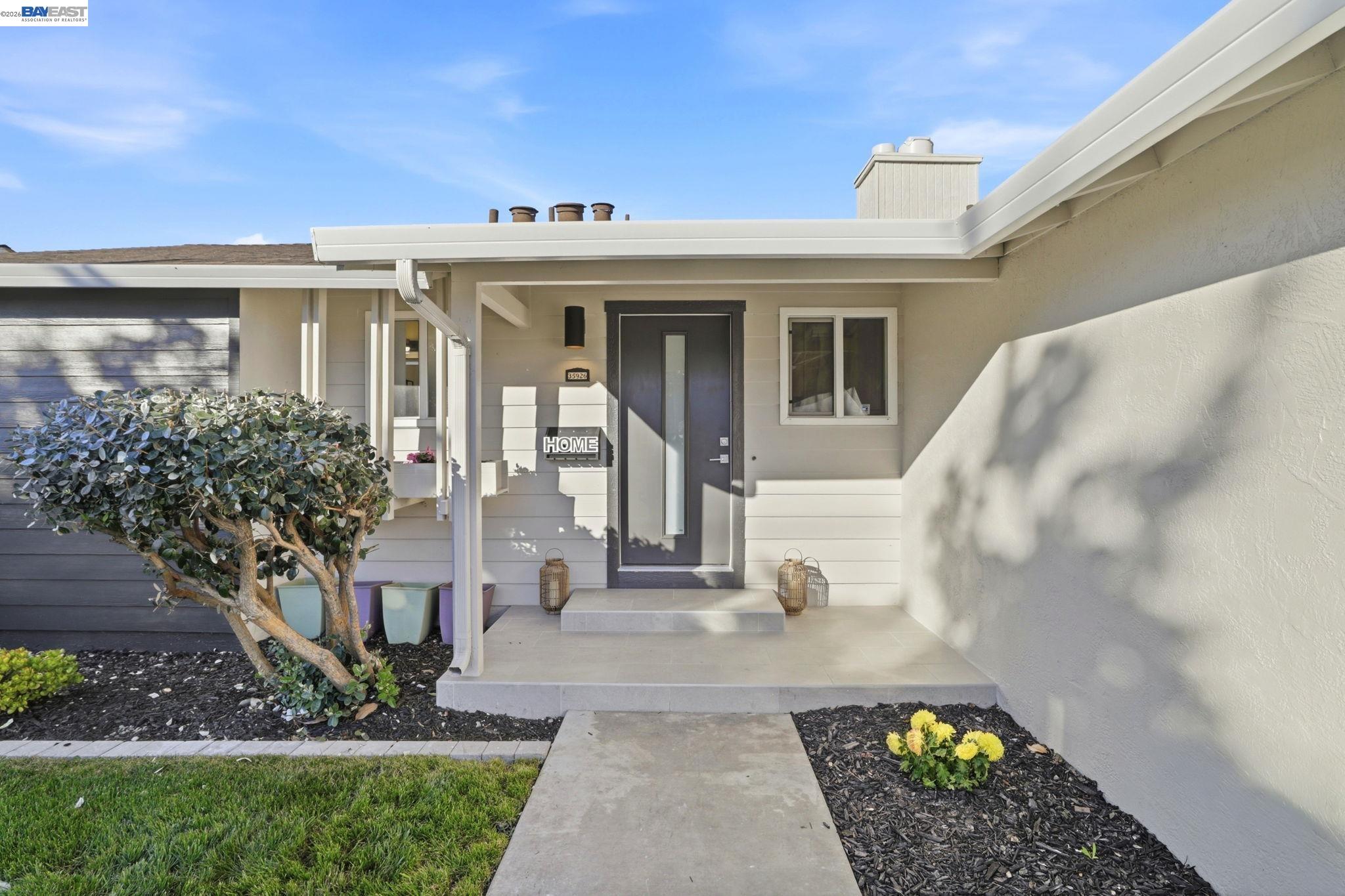 Detail Gallery Image 4 of 33 For 35926 Newark Blvd, Newark,  CA 94560 - 3 Beds | 2 Baths